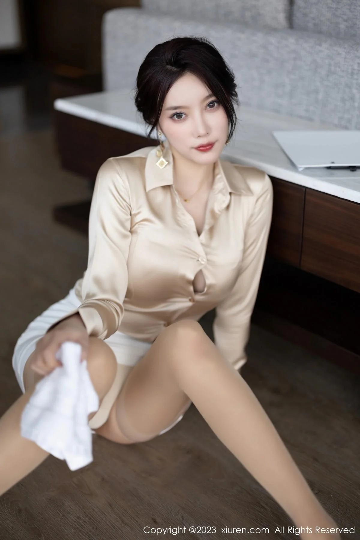杨晨晨Yome脱职业装露性感白色蕾丝情趣内衣完美绝美写真 第 24 张