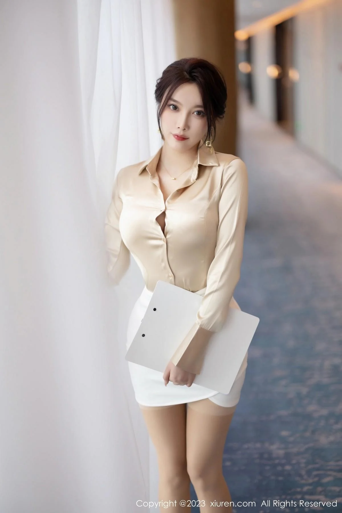 杨晨晨Yome脱职业装露性感白色蕾丝情趣内衣完美绝美写真 第 3 张