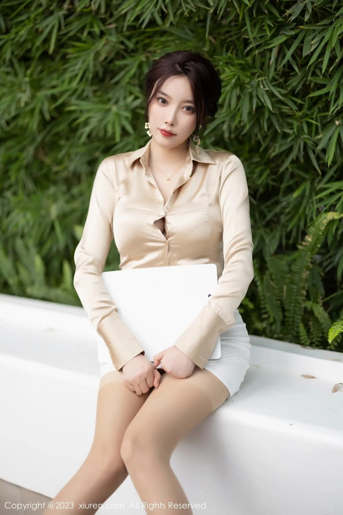 杨晨晨Yome脱职业装露性感白色蕾丝情趣内衣完美绝美写真 第 5 张