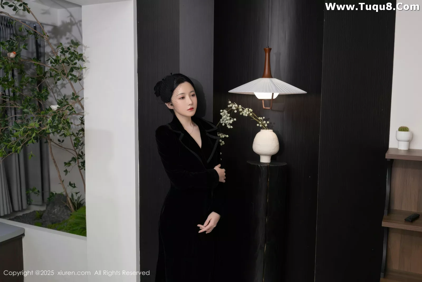 鱼子酱Fish性感黑色情趣内衣配黑丝吊袜秀曼妙身姿绝美写真 第 12 张