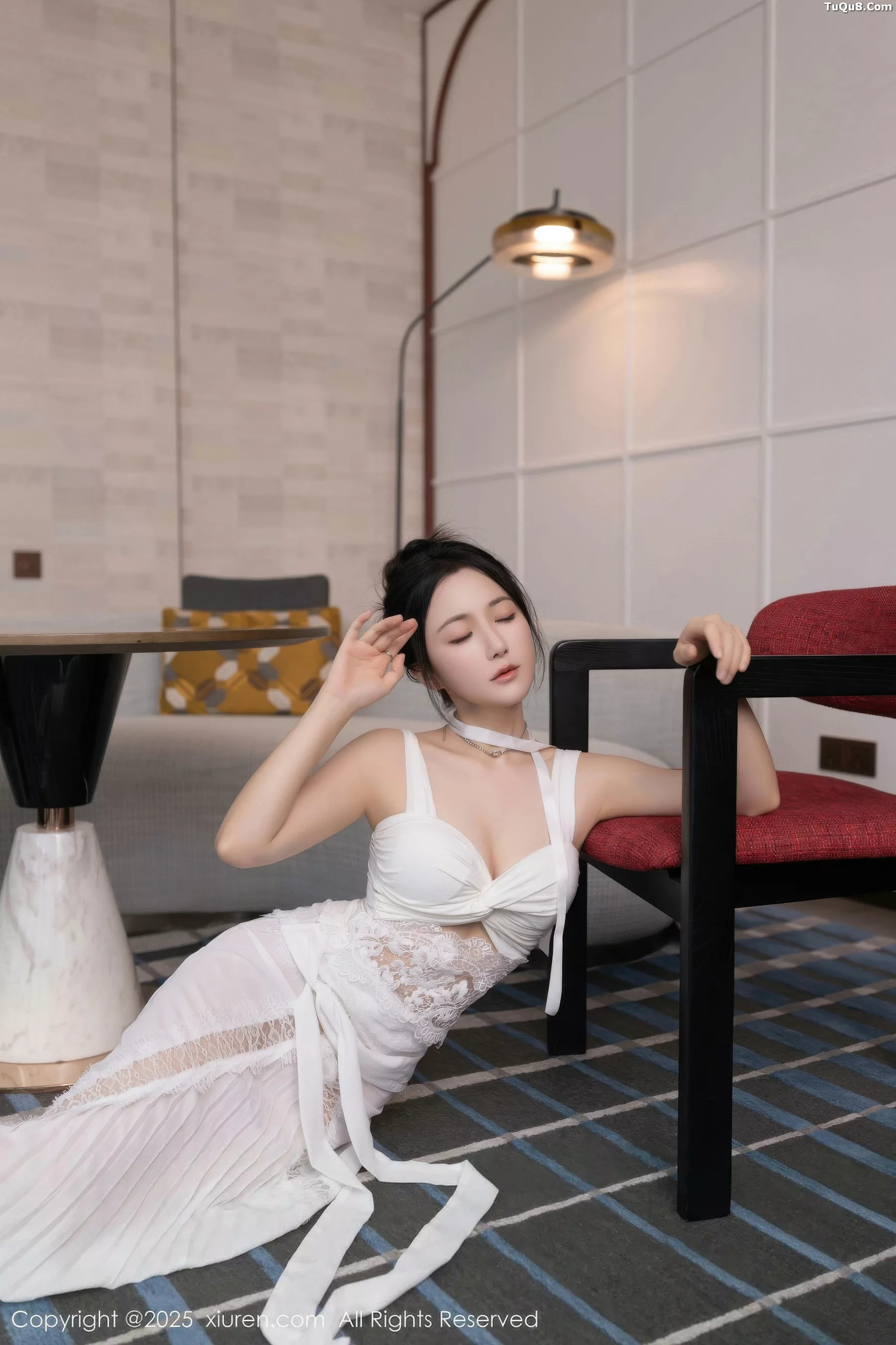 鱼子酱Fish性感白色长裙配超薄无内肉丝秀曼妙身姿绝美写真 第 16 张