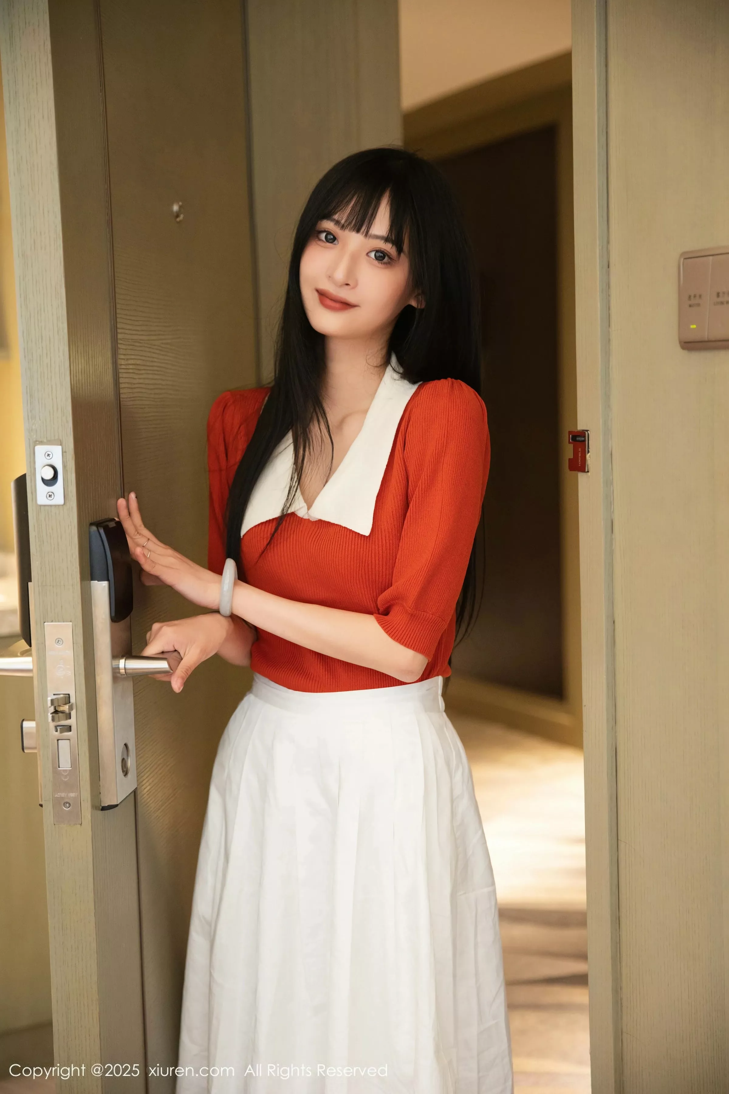 茂木希子性感橙T露白色内衣配超薄肉丝秀完美身材绝美写真 第 38 张