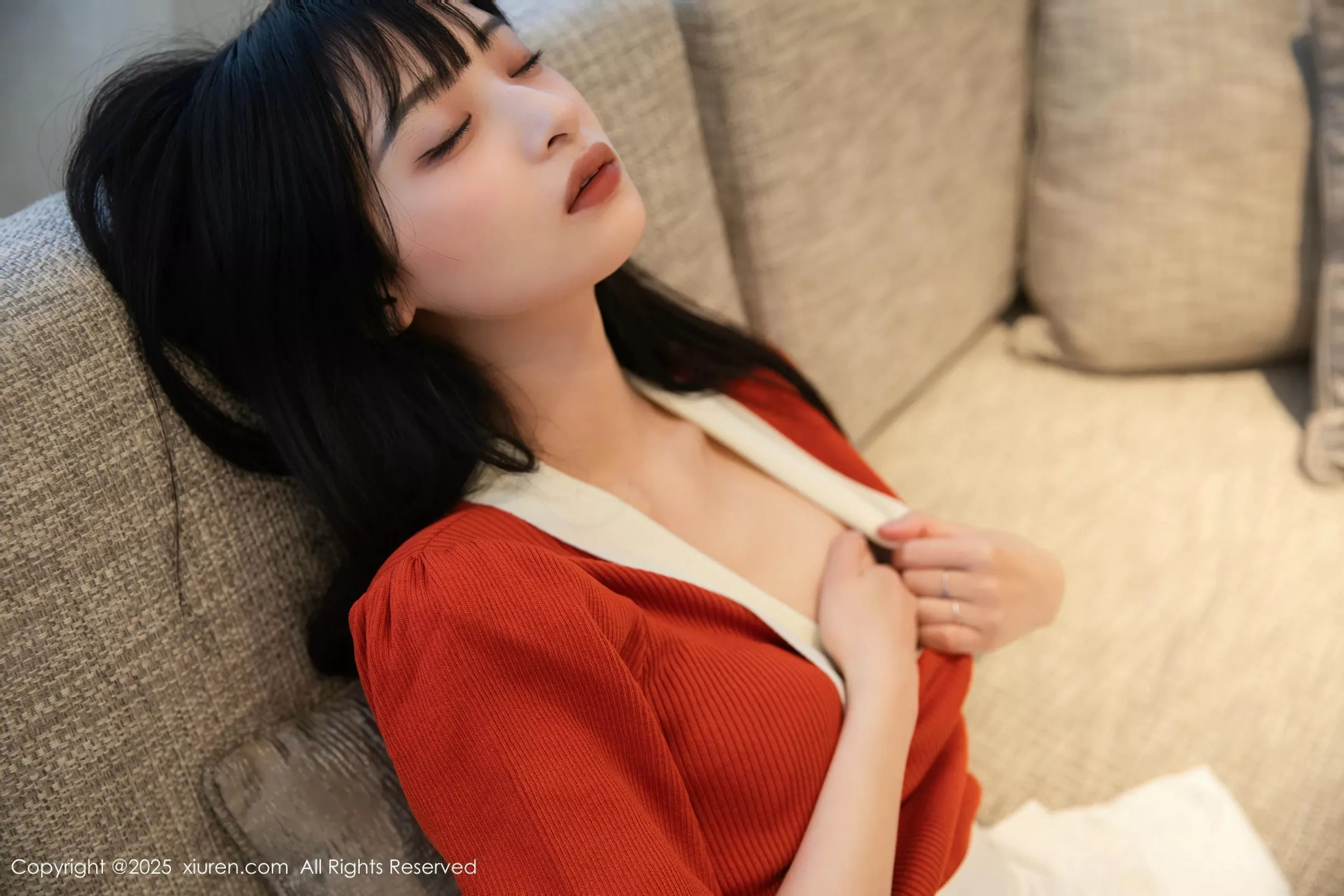 茂木希子性感橙T露白色内衣配超薄肉丝秀完美身材绝美写真 第 60 张