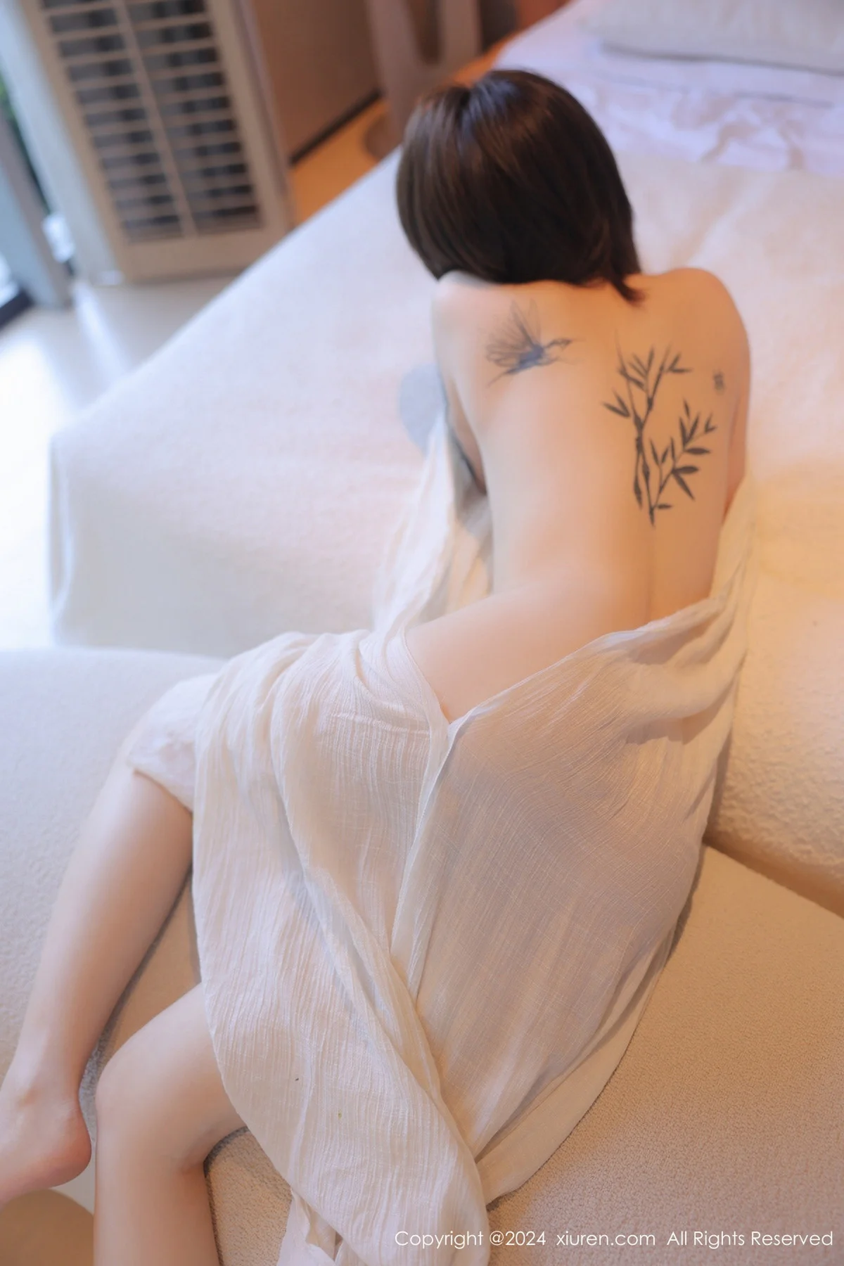 夏竹性感浅色连衣裙+白色薄纱服饰秀曼妙身姿绝美写真 第 104 张