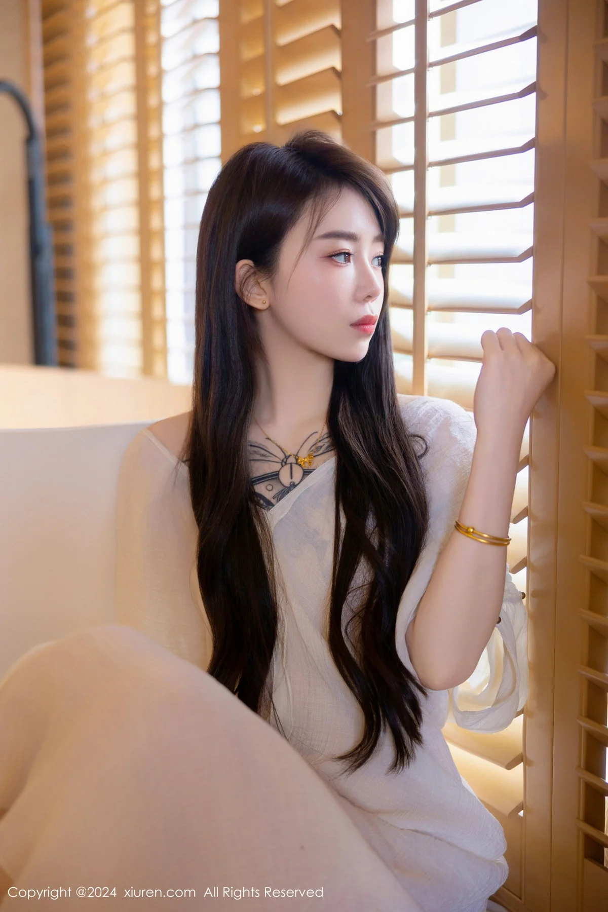 夏竹性感浅色连衣裙+白色薄纱服饰秀曼妙身姿绝美写真 第 32 张