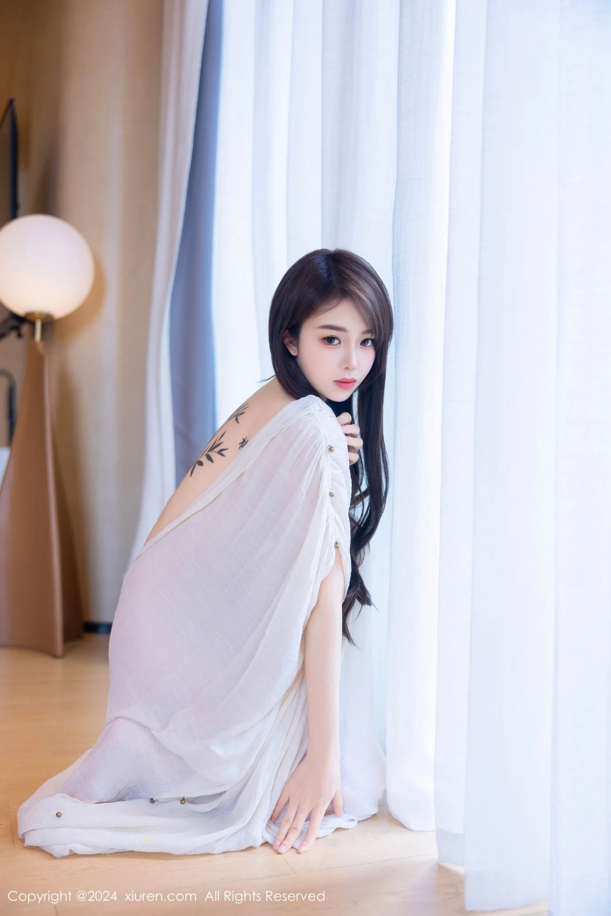 夏竹性感浅色连衣裙+白色薄纱服饰秀曼妙身姿绝美写真 第 81 张