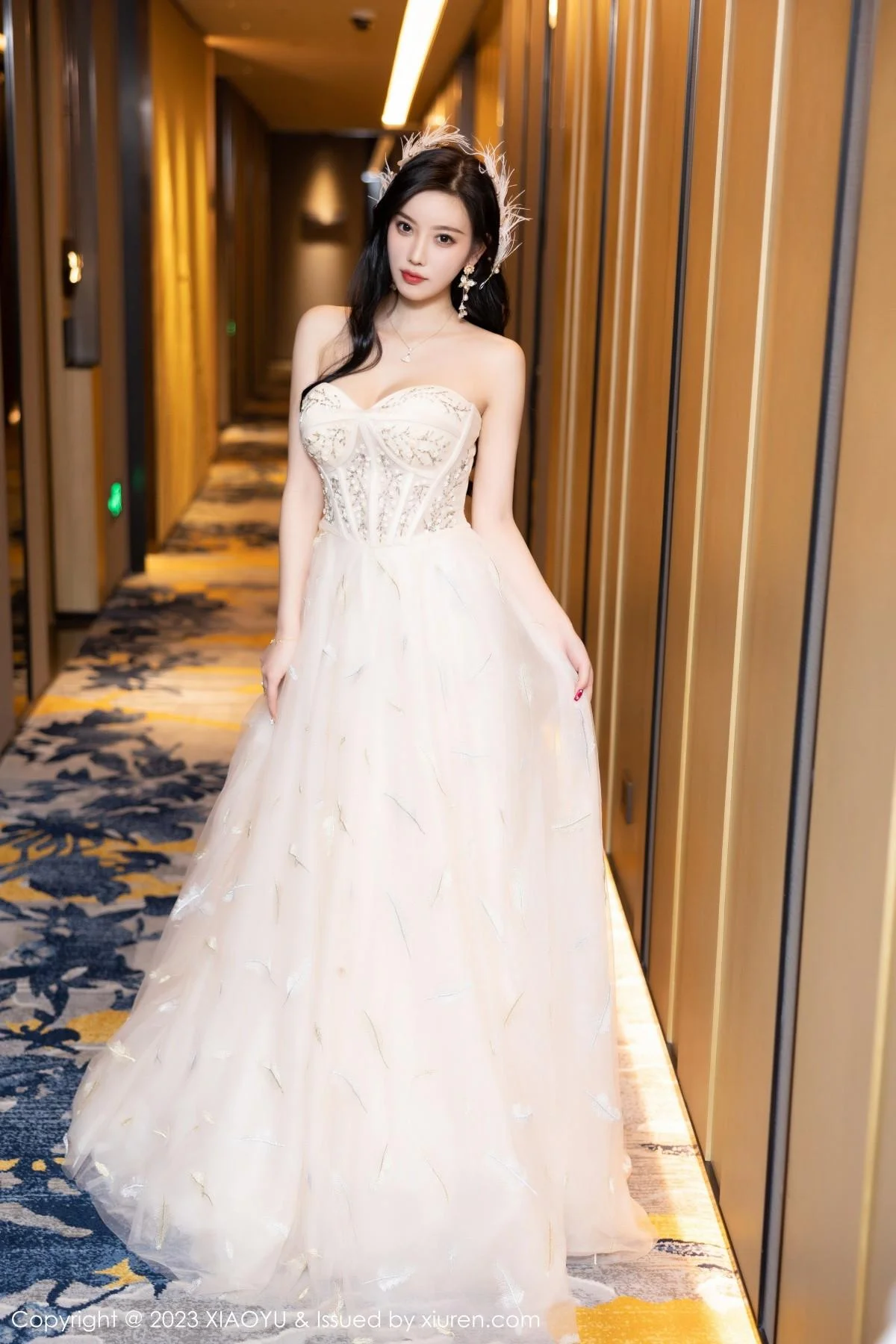杨晨晨Yome生日主题脱连衣长裙露火辣身材极致绝美写真 第 2 张