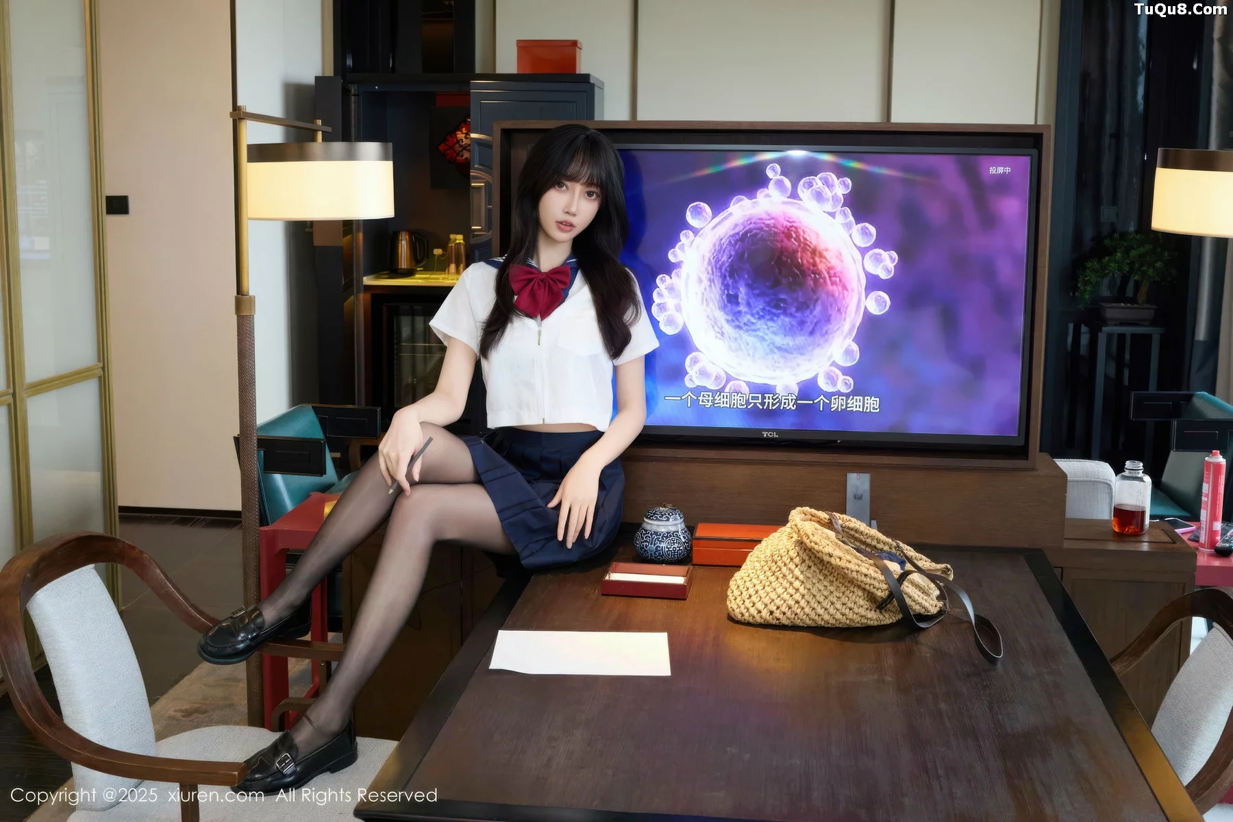 玥儿玥er私房性感JK制服配超薄黑丝秀曼妙身姿迷人绝美写真 第 39 张