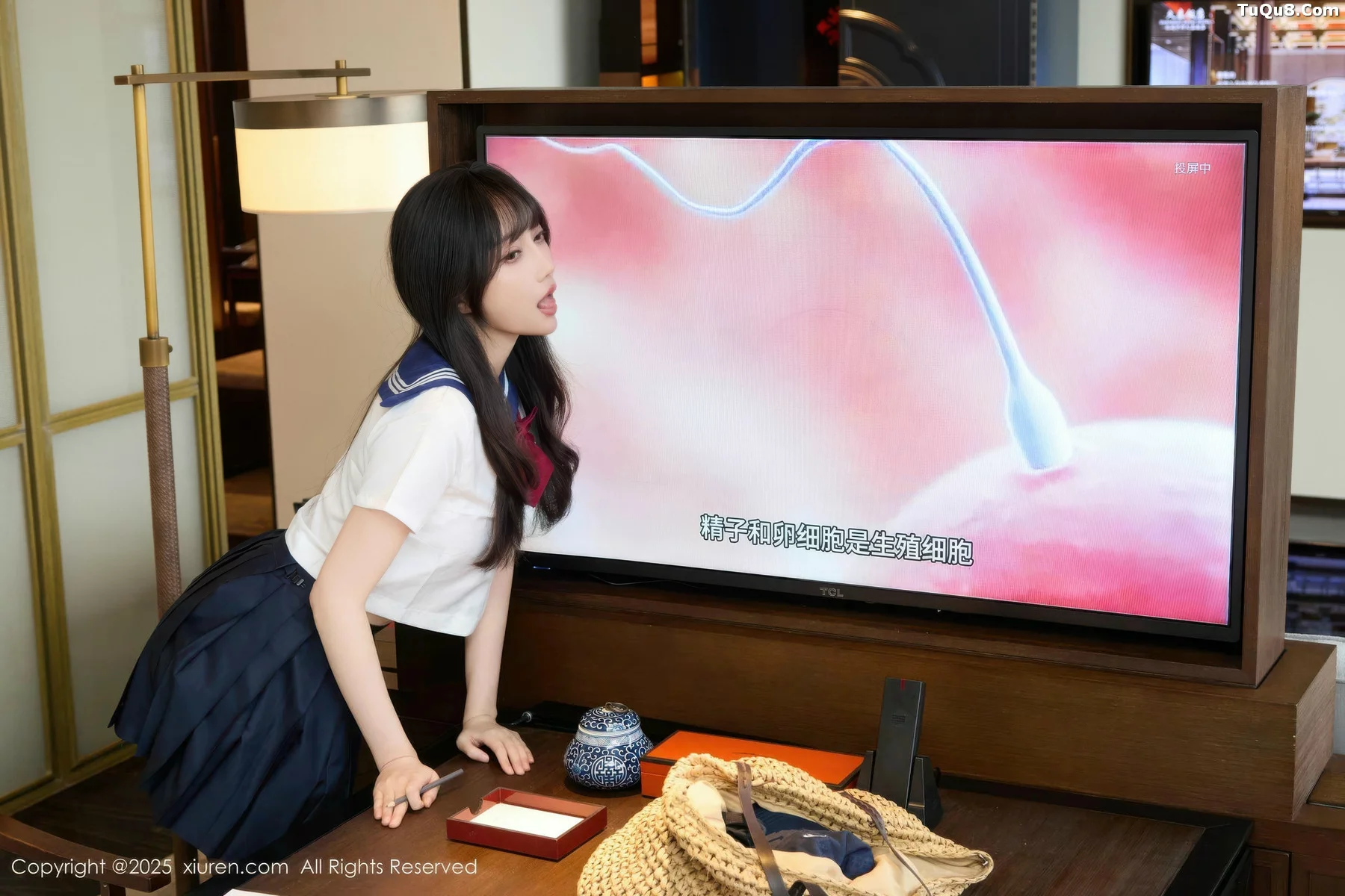 玥儿玥er私房性感JK制服配超薄黑丝秀曼妙身姿迷人绝美写真 第 46 张