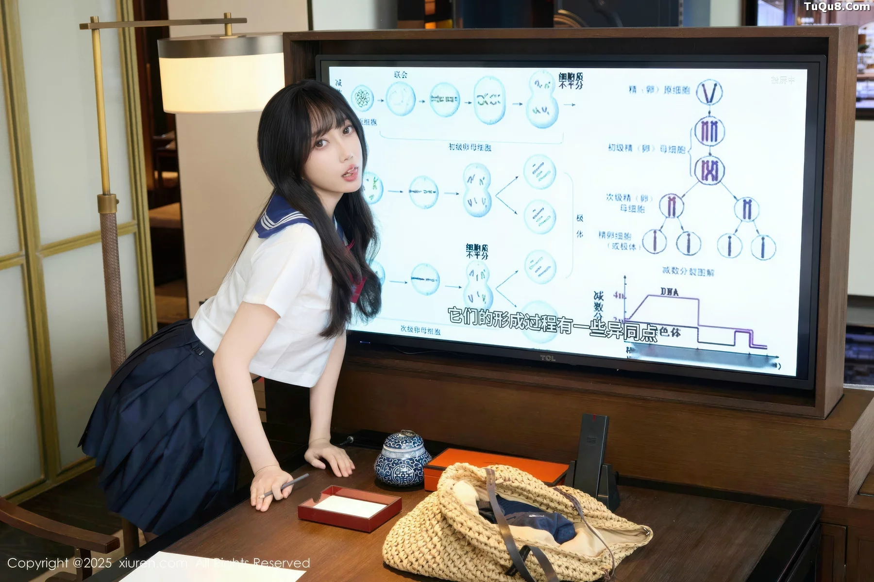 玥儿玥er私房性感JK制服配超薄黑丝秀曼妙身姿迷人绝美写真 第 47 张