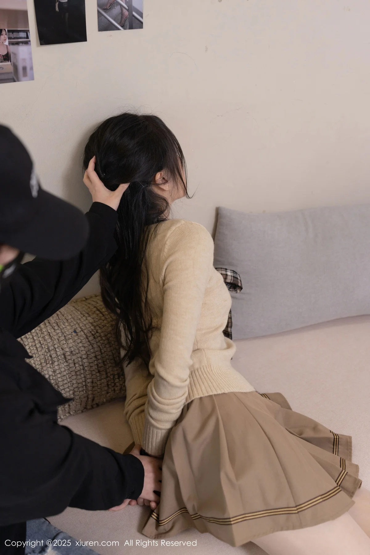 鱼子酱Fish性感浅色短裙配开档白丝秀曼妙身姿完美绝美写真 第 13 张