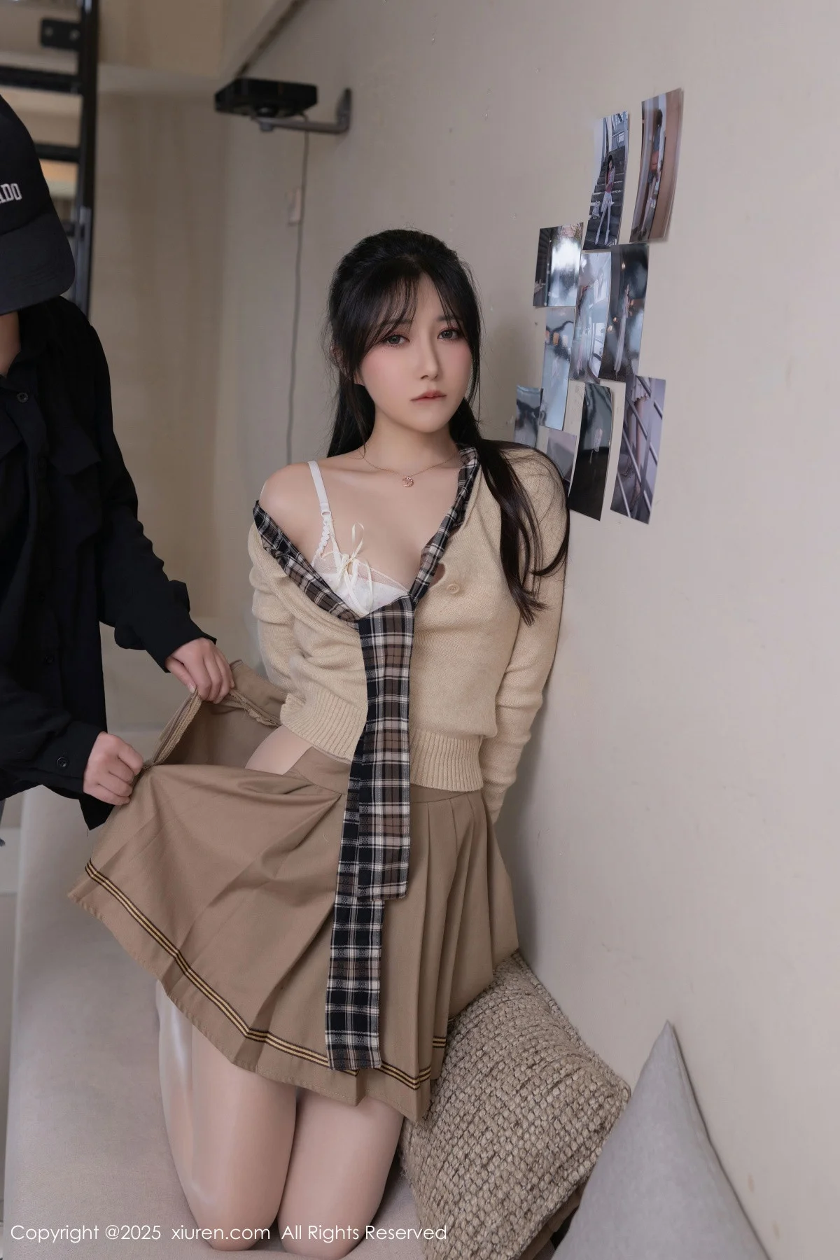 鱼子酱Fish性感浅色短裙配开档白丝秀曼妙身姿完美绝美写真 第 39 张