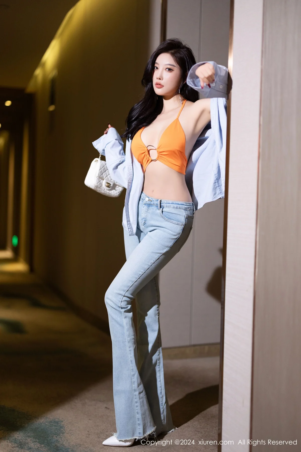 杨晨晨Yome性感白色情趣内衣配白丝袜秀丰腴身材绝美写真 第 3 张