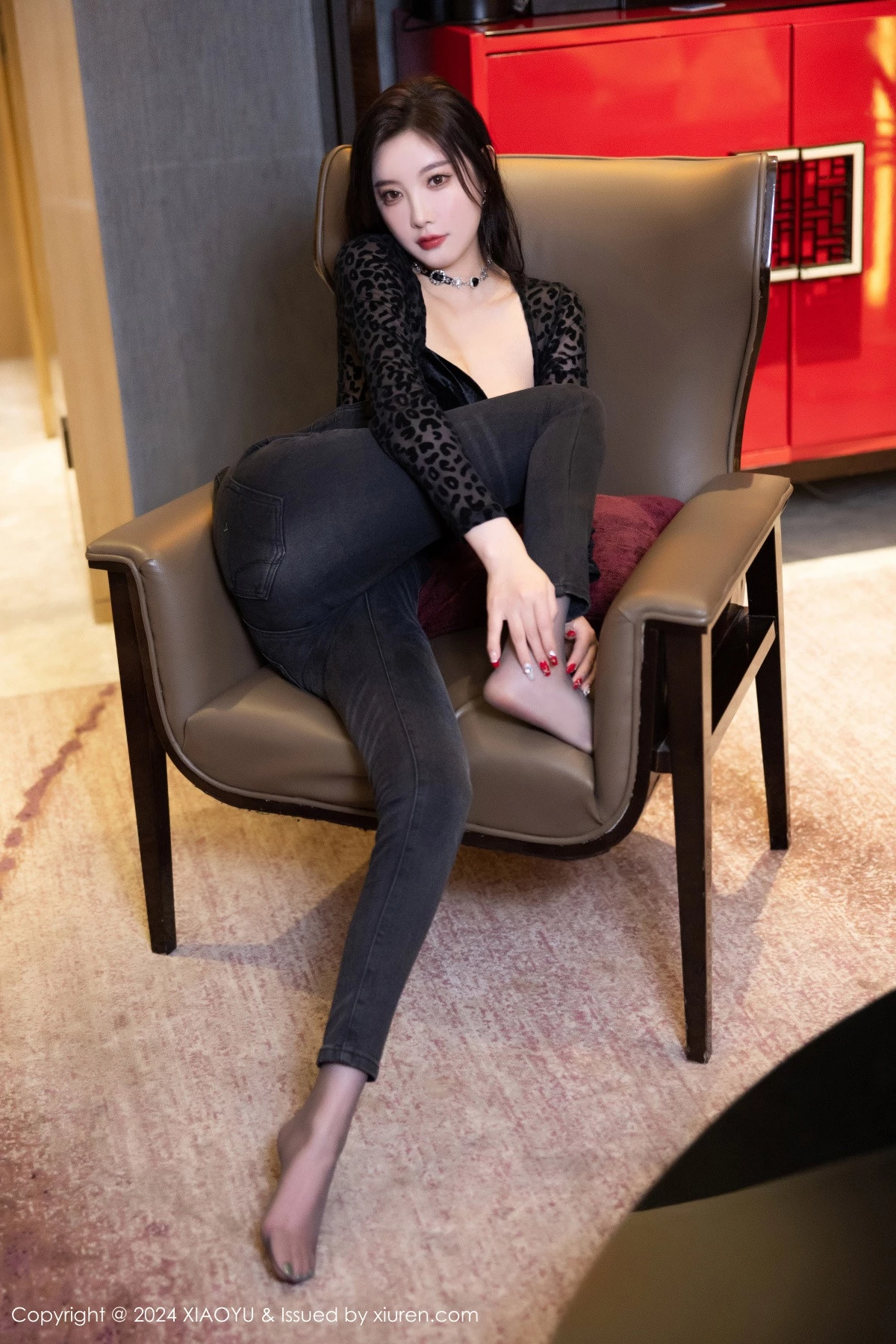 杨晨晨Yome黑色豹纹配牛仔裤露性感黑色内衣完美绝美写真 第 105 张