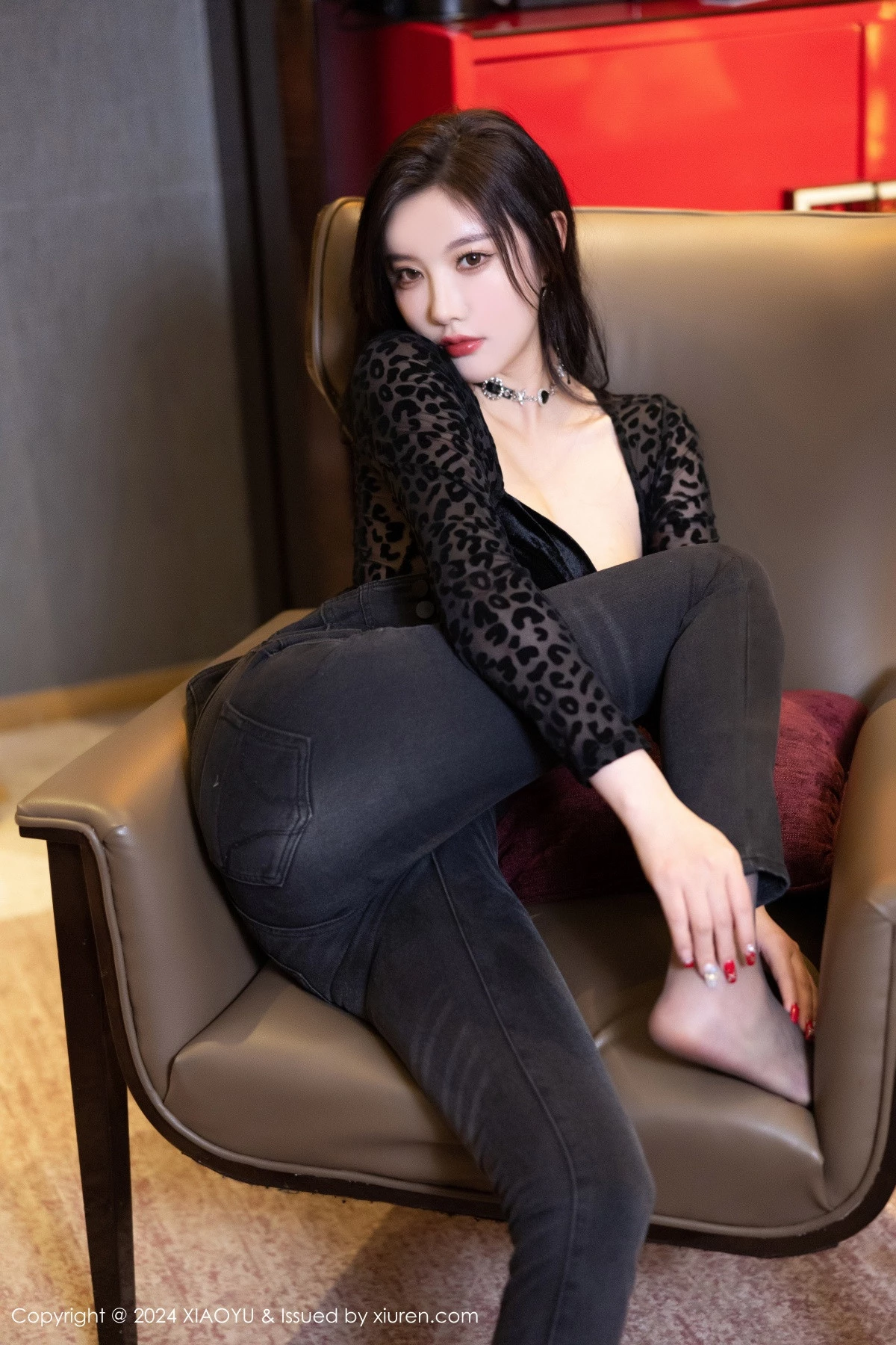杨晨晨Yome黑色豹纹配牛仔裤露性感黑色内衣完美绝美写真 第 107 张