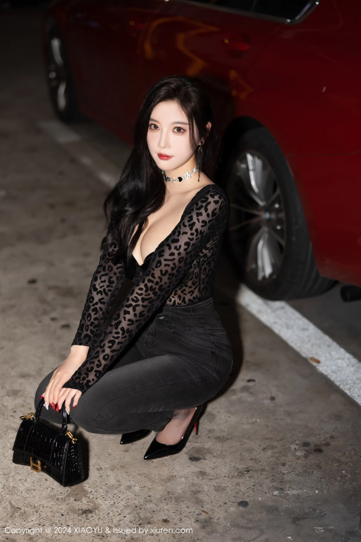 杨晨晨Yome黑色豹纹配牛仔裤露性感黑色内衣完美绝美写真 第 11 张