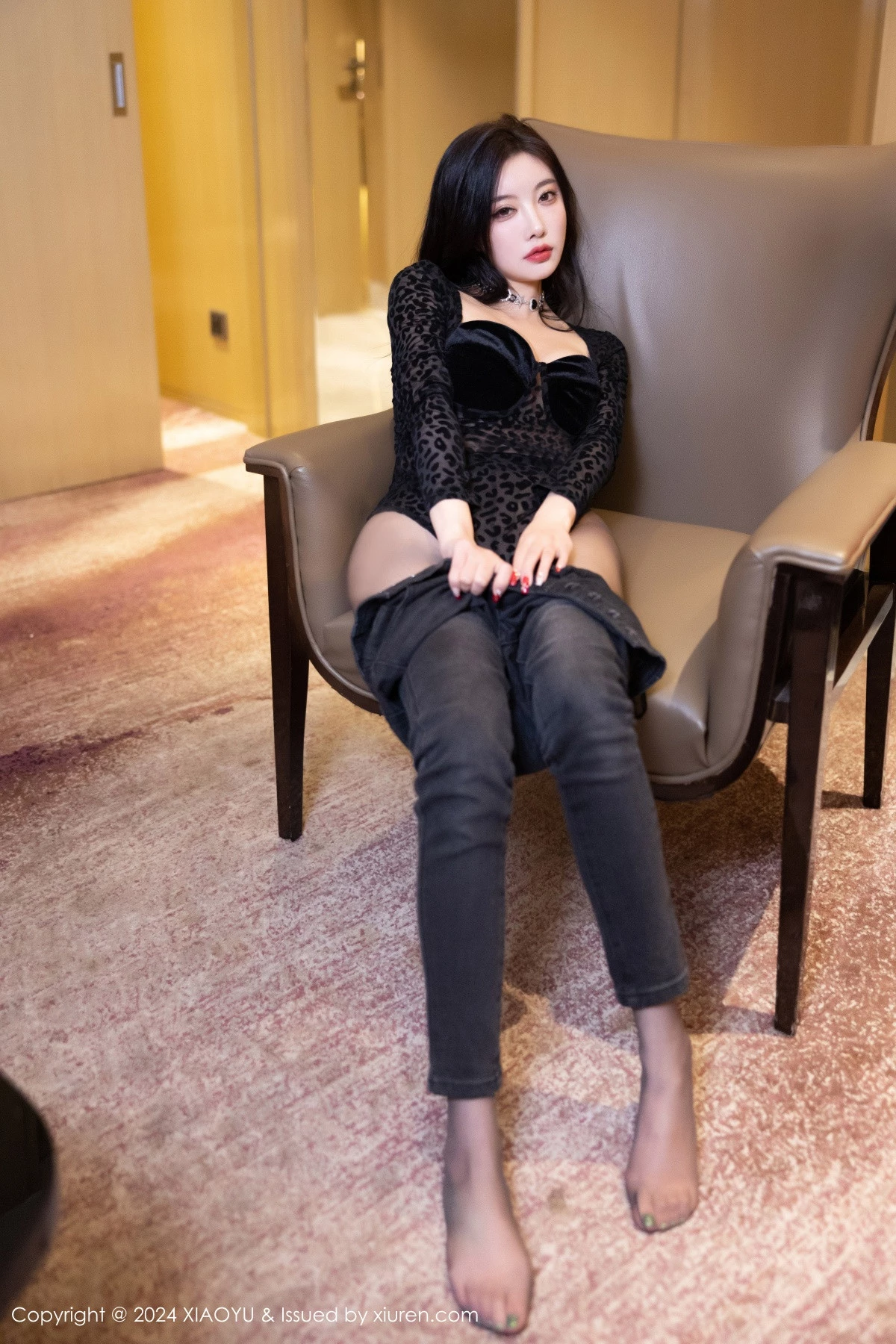 杨晨晨Yome黑色豹纹配牛仔裤露性感黑色内衣完美绝美写真 第 119 张