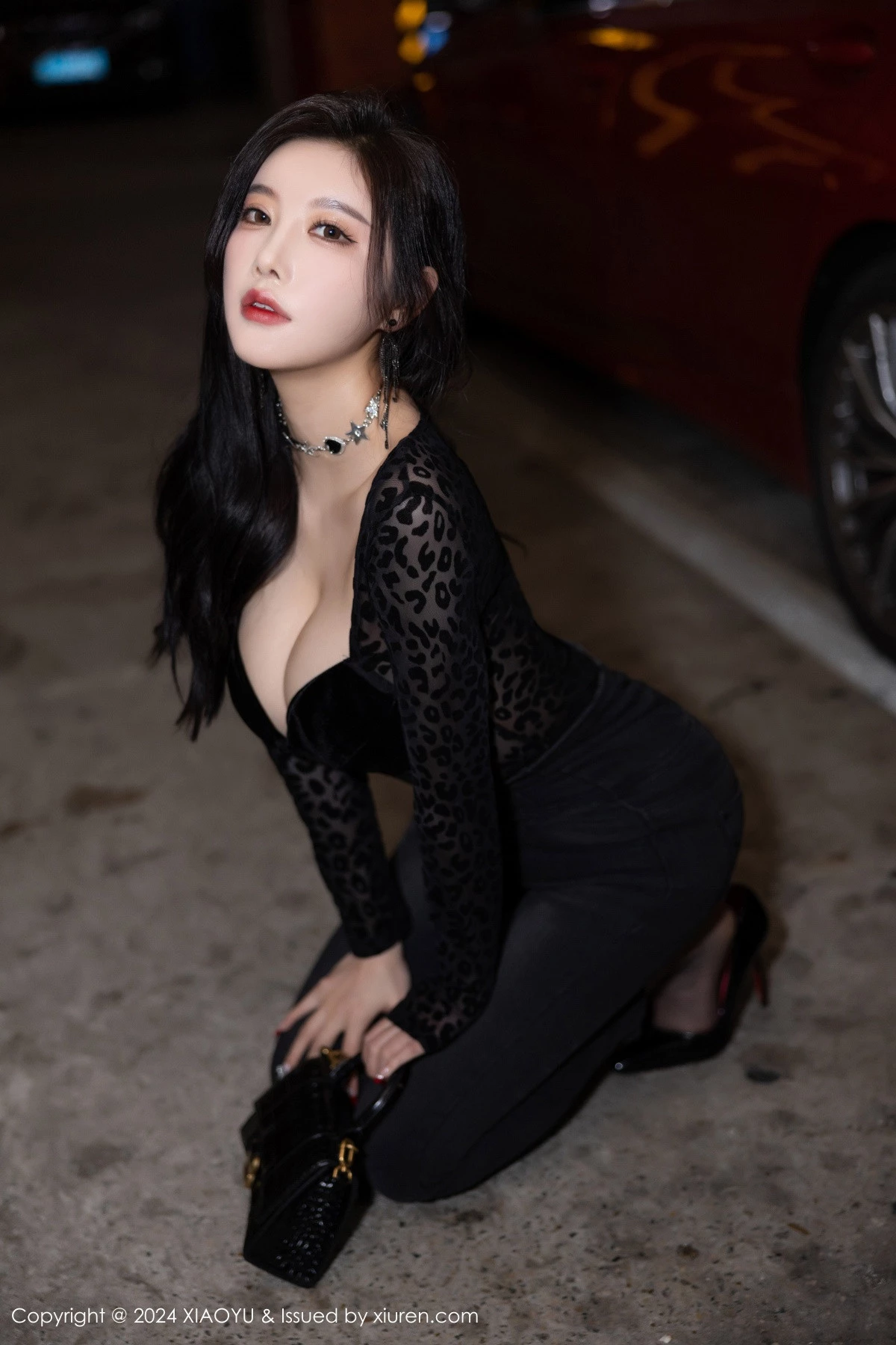 杨晨晨Yome黑色豹纹配牛仔裤露性感黑色内衣完美绝美写真 第 15 张
