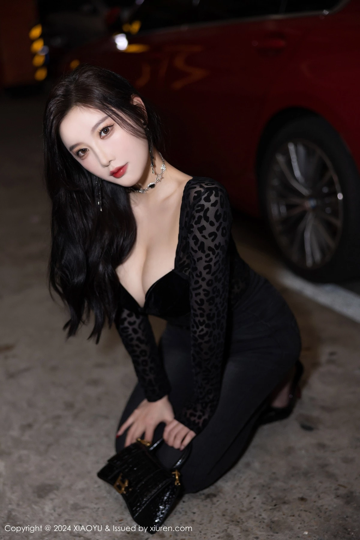 杨晨晨Yome黑色豹纹配牛仔裤露性感黑色内衣完美绝美写真 第 17 张