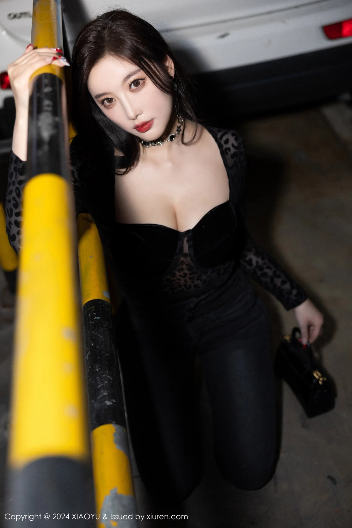 杨晨晨Yome黑色豹纹配牛仔裤露性感黑色内衣完美绝美写真 第 37 张