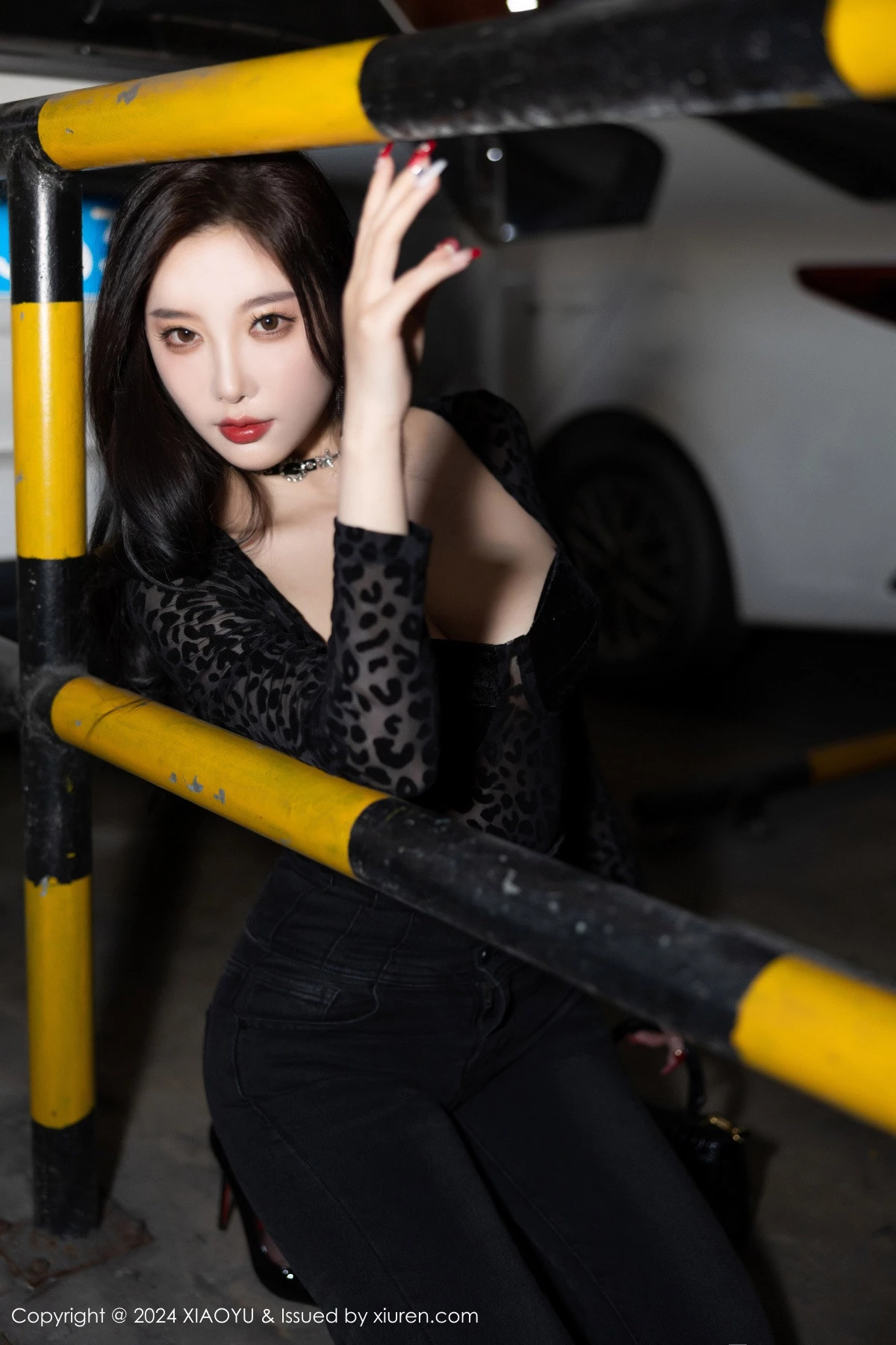 杨晨晨Yome黑色豹纹配牛仔裤露性感黑色内衣完美绝美写真 第 39 张