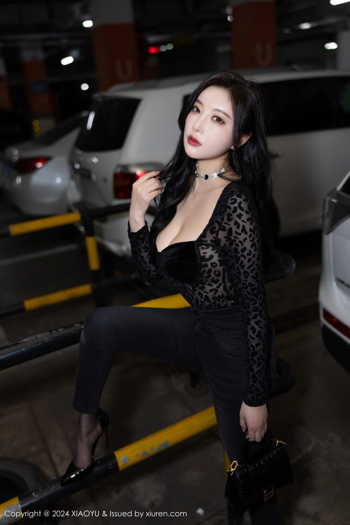 杨晨晨Yome黑色豹纹配牛仔裤露性感黑色内衣完美绝美写真 第 41 张