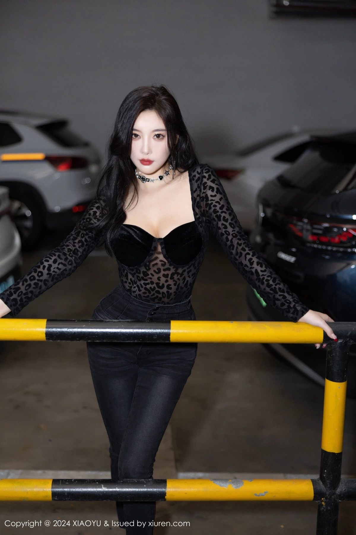 杨晨晨Yome黑色豹纹配牛仔裤露性感黑色内衣完美绝美写真 第 44 张