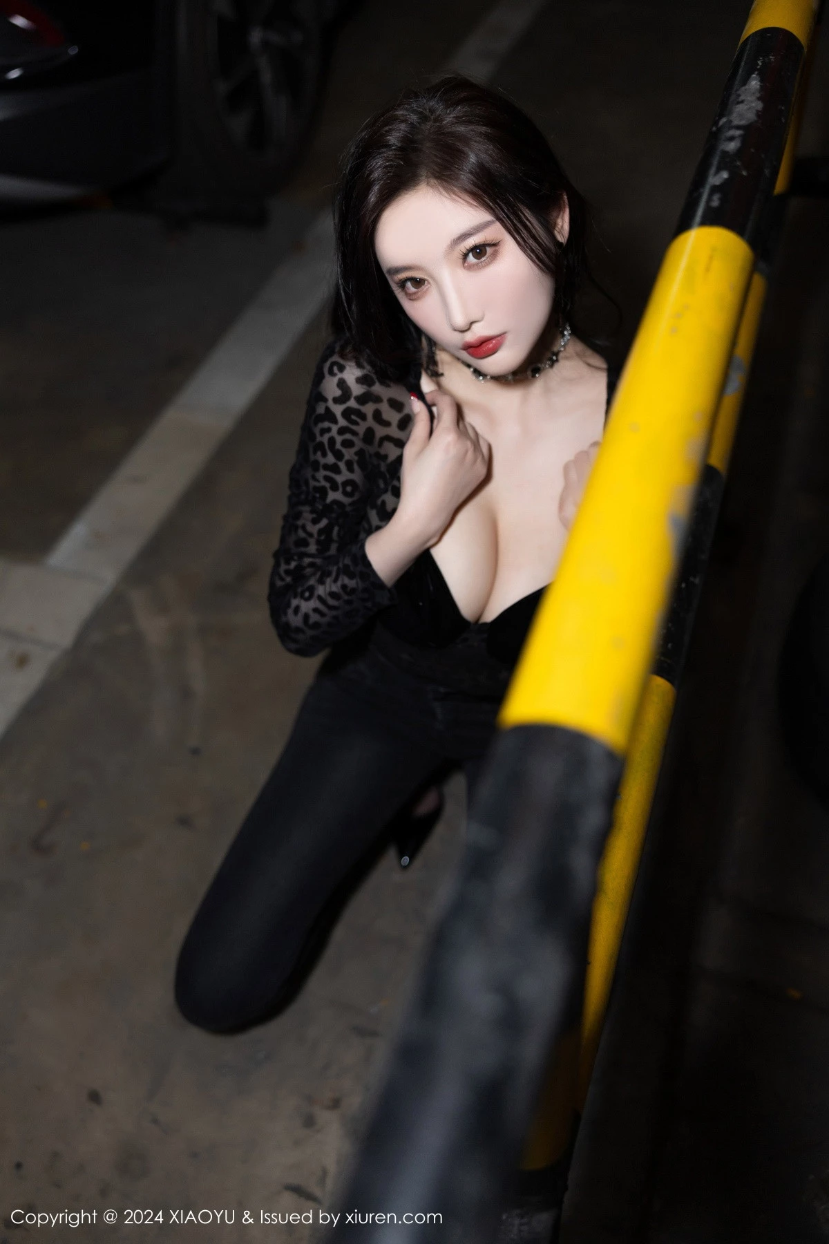 杨晨晨Yome黑色豹纹配牛仔裤露性感黑色内衣完美绝美写真 第 57 张