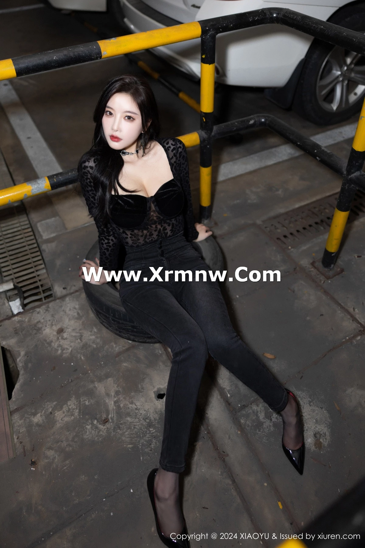 杨晨晨Yome黑色豹纹配牛仔裤露性感黑色内衣完美绝美写真 第 64 张