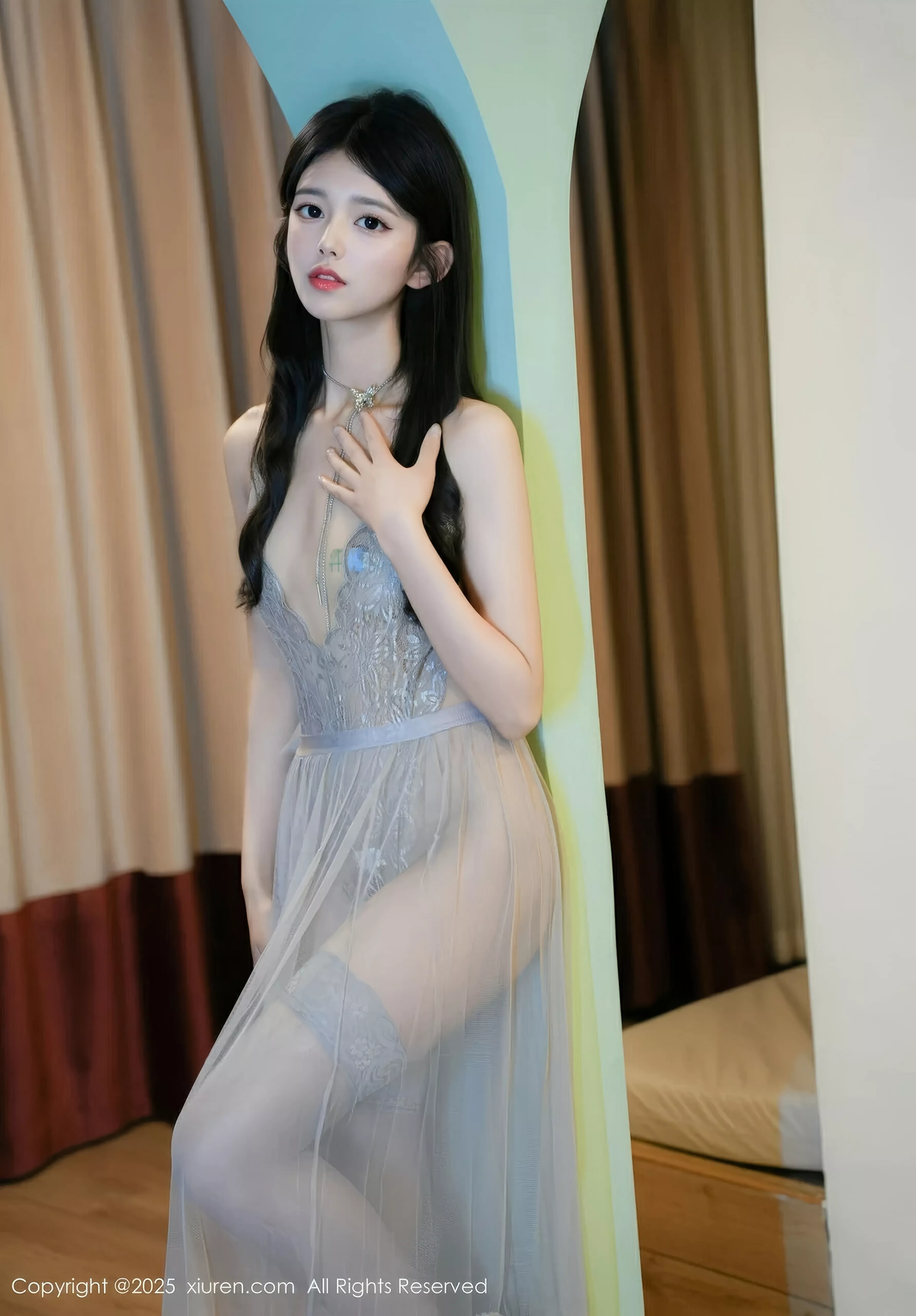 美少女@性感薄纱情趣长裙配灰色丝袜秀柔美身姿绝美写真 第 12 张