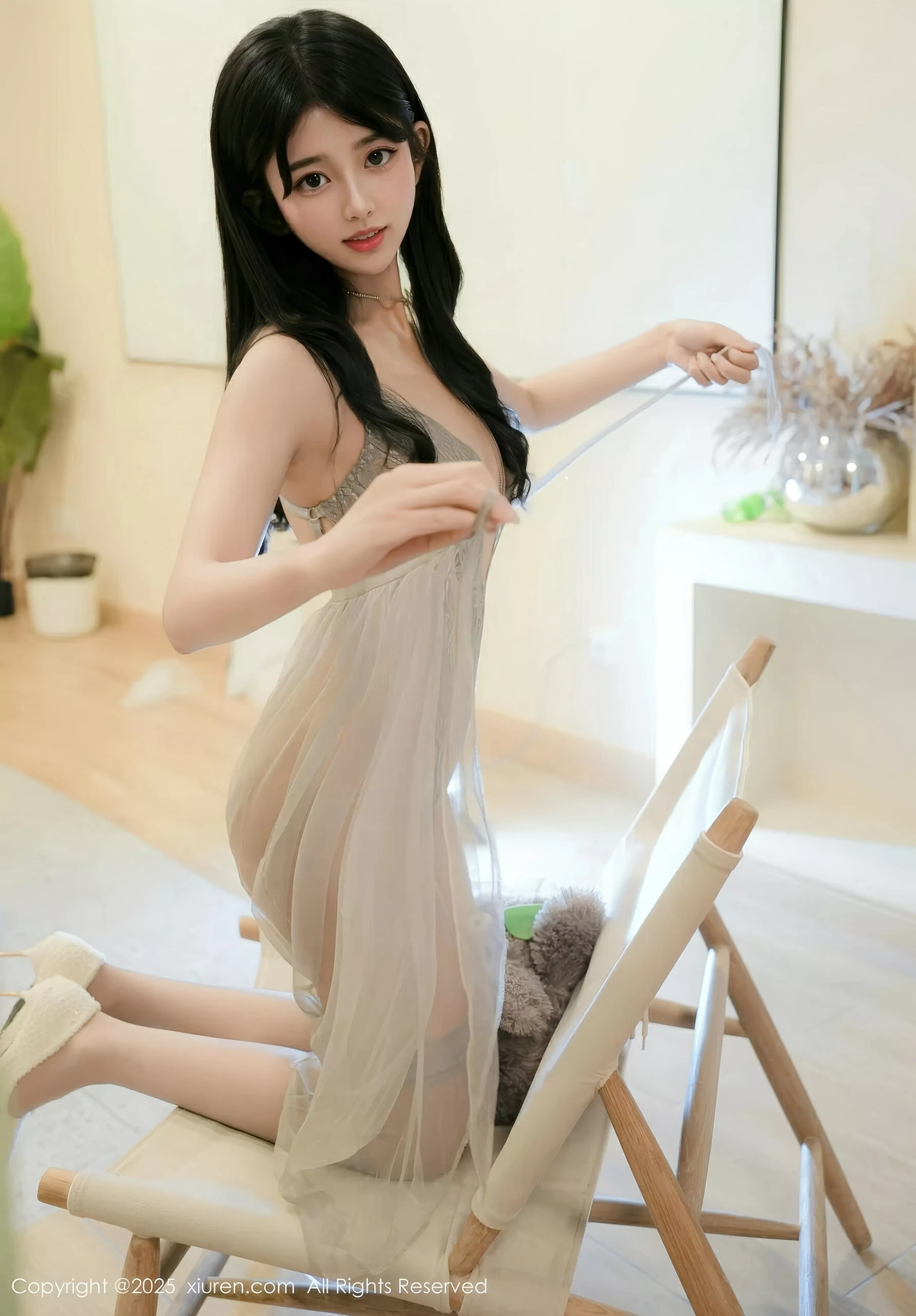 美少女@性感薄纱情趣长裙配灰色丝袜秀柔美身姿绝美写真 第 47 张