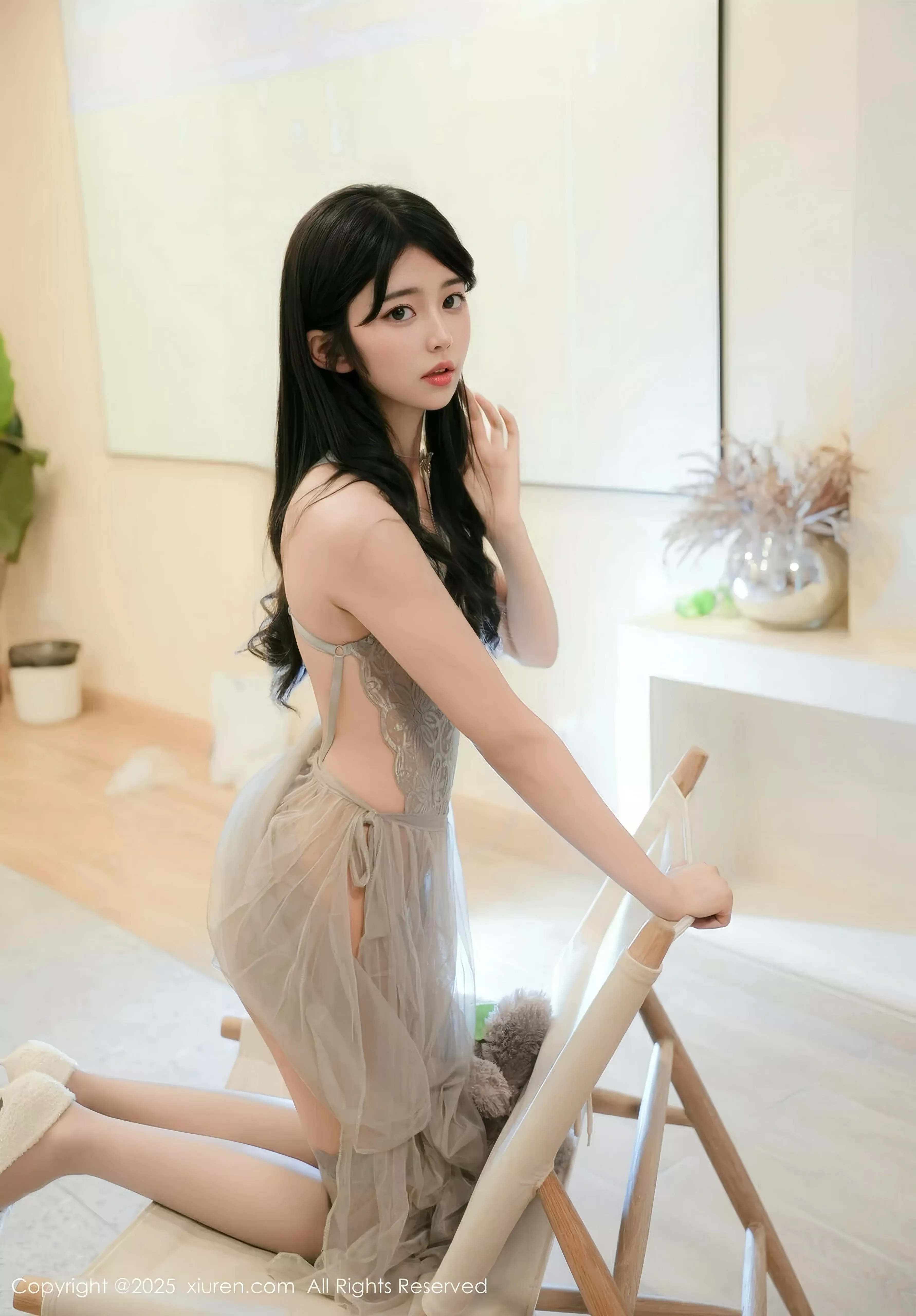 美少女@性感薄纱情趣长裙配灰色丝袜秀柔美身姿绝美写真 第 61 张