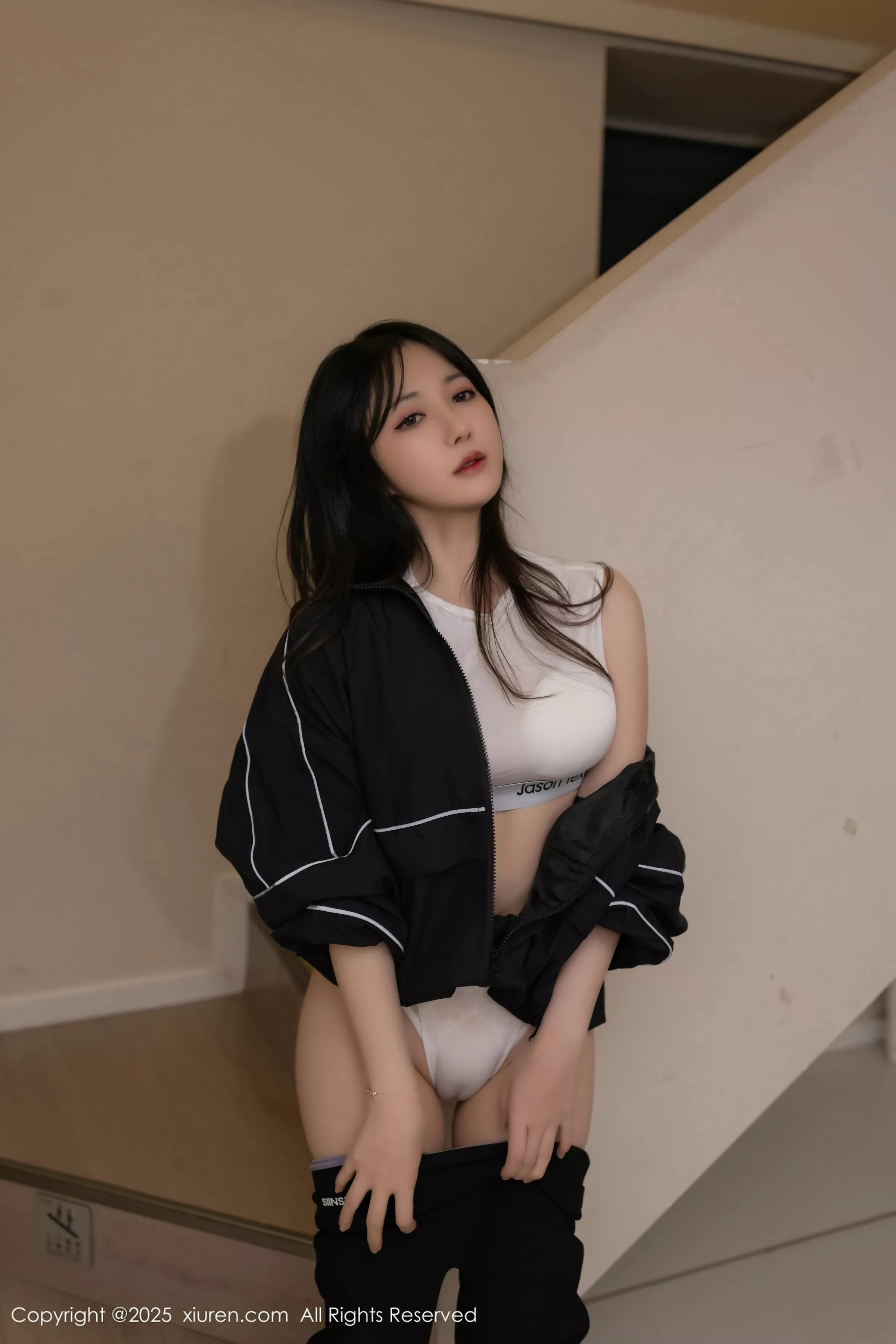 鱼子酱Fish性感黑色运动服露白色内衣秀曼妙身材绝美写真 第 19 张