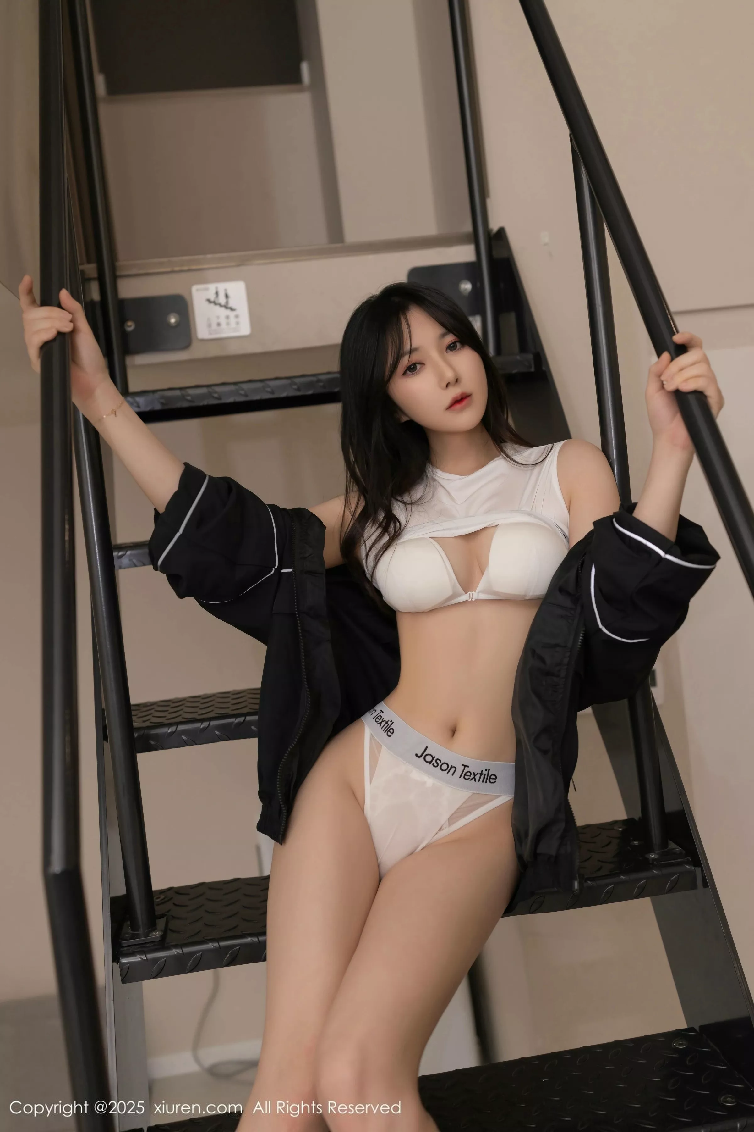 鱼子酱Fish性感黑色运动服露白色内衣秀曼妙身材绝美写真 第 50 张