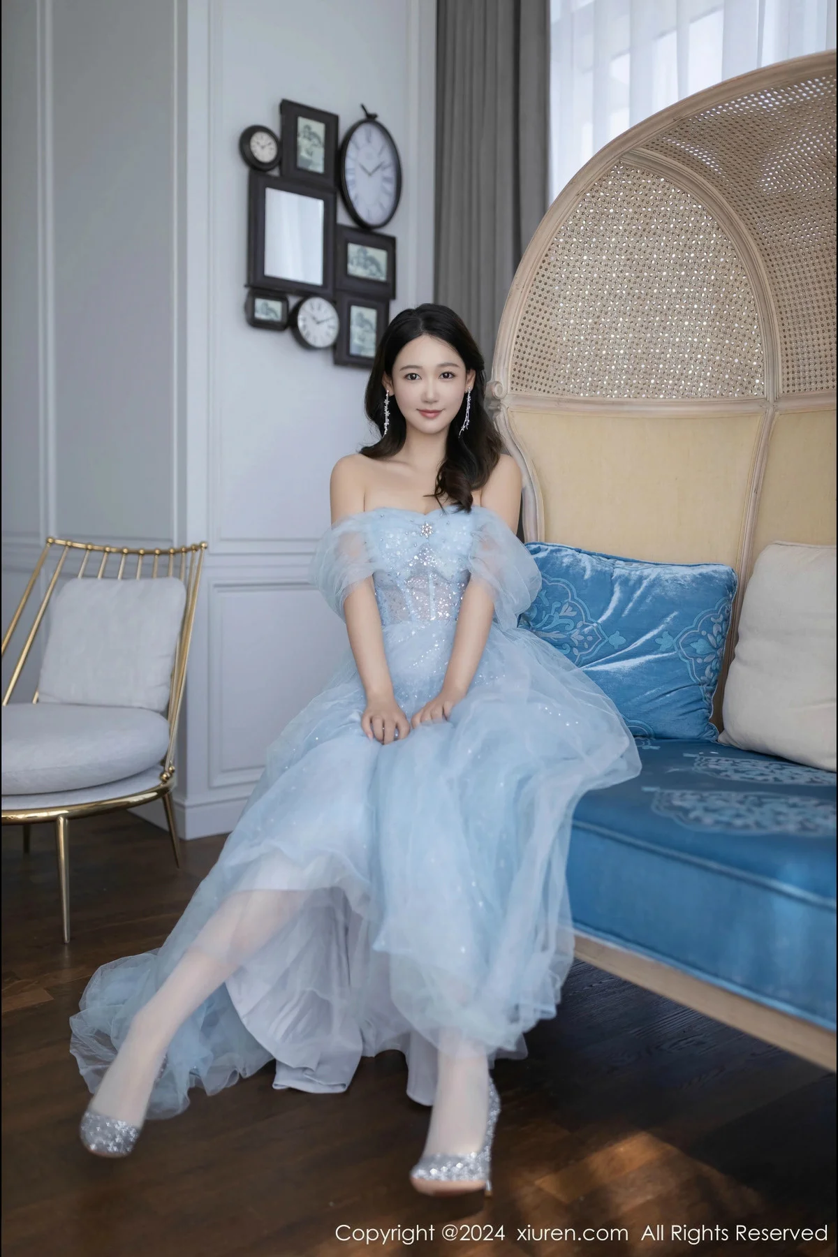 唐安琪性感淡蓝色薄纱礼裙露白色内衣秀曼妙身姿绝美写真 第 10 张