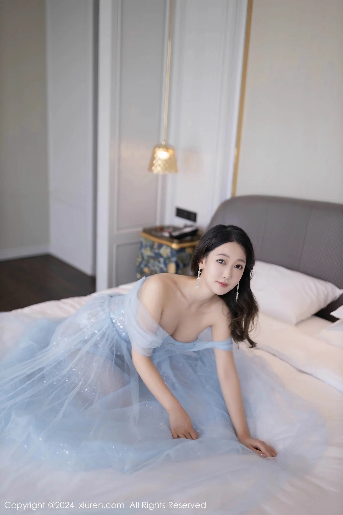 唐安琪性感淡蓝色薄纱礼裙露白色内衣秀曼妙身姿绝美写真 第 64 张