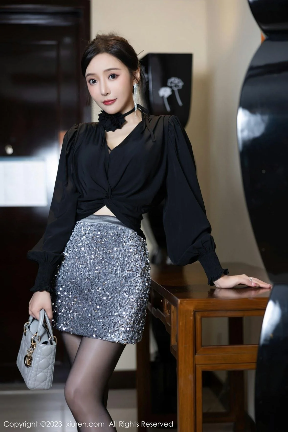 王馨瑶yanni私房半脱露性感黑色蕾丝内衣配开档黑丝绝美写真 第 7 张