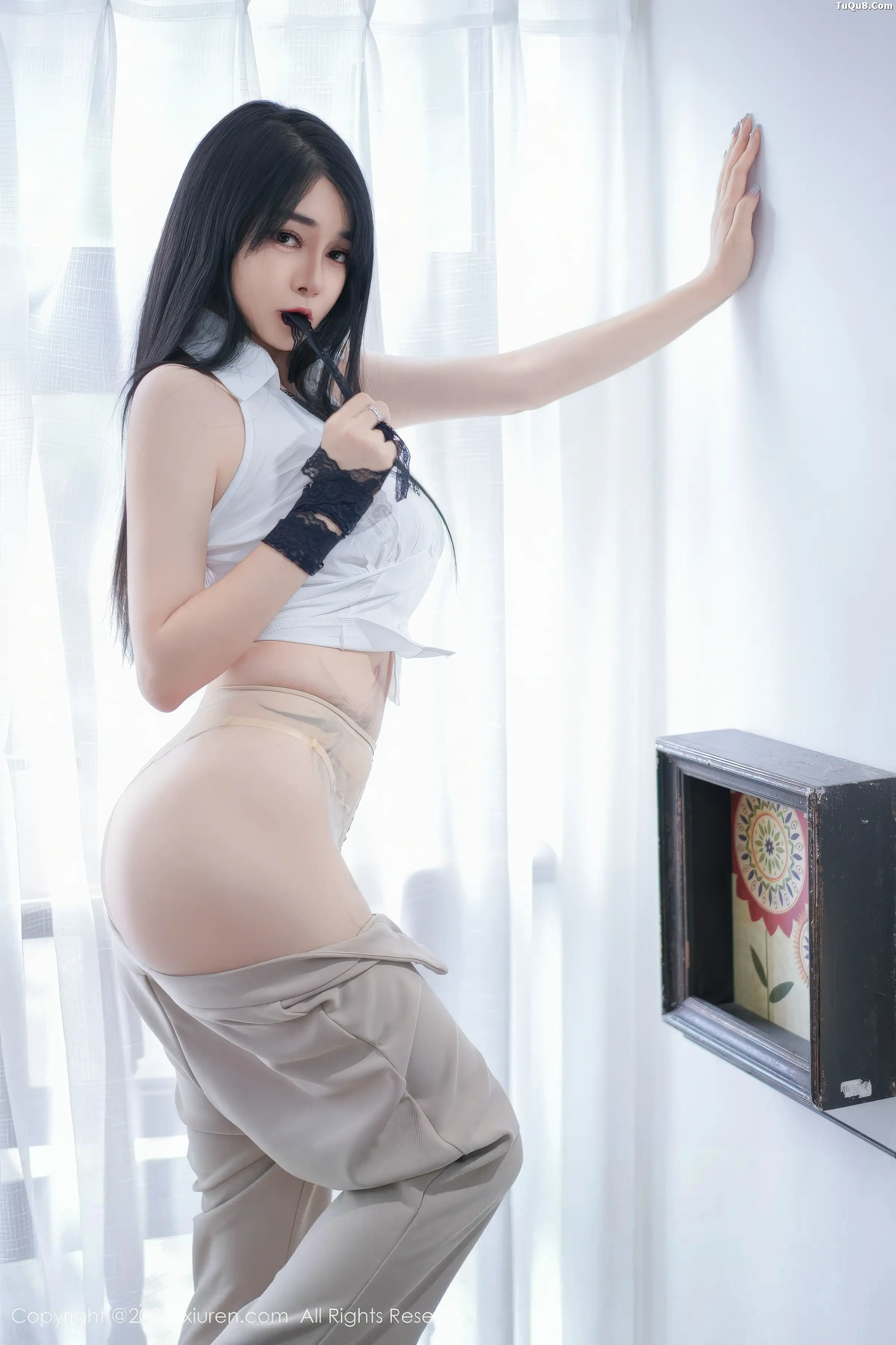 凯竹法师性感浅色内衣配超薄肉丝秀丰腴多姿身材绝美写真 第 24 张