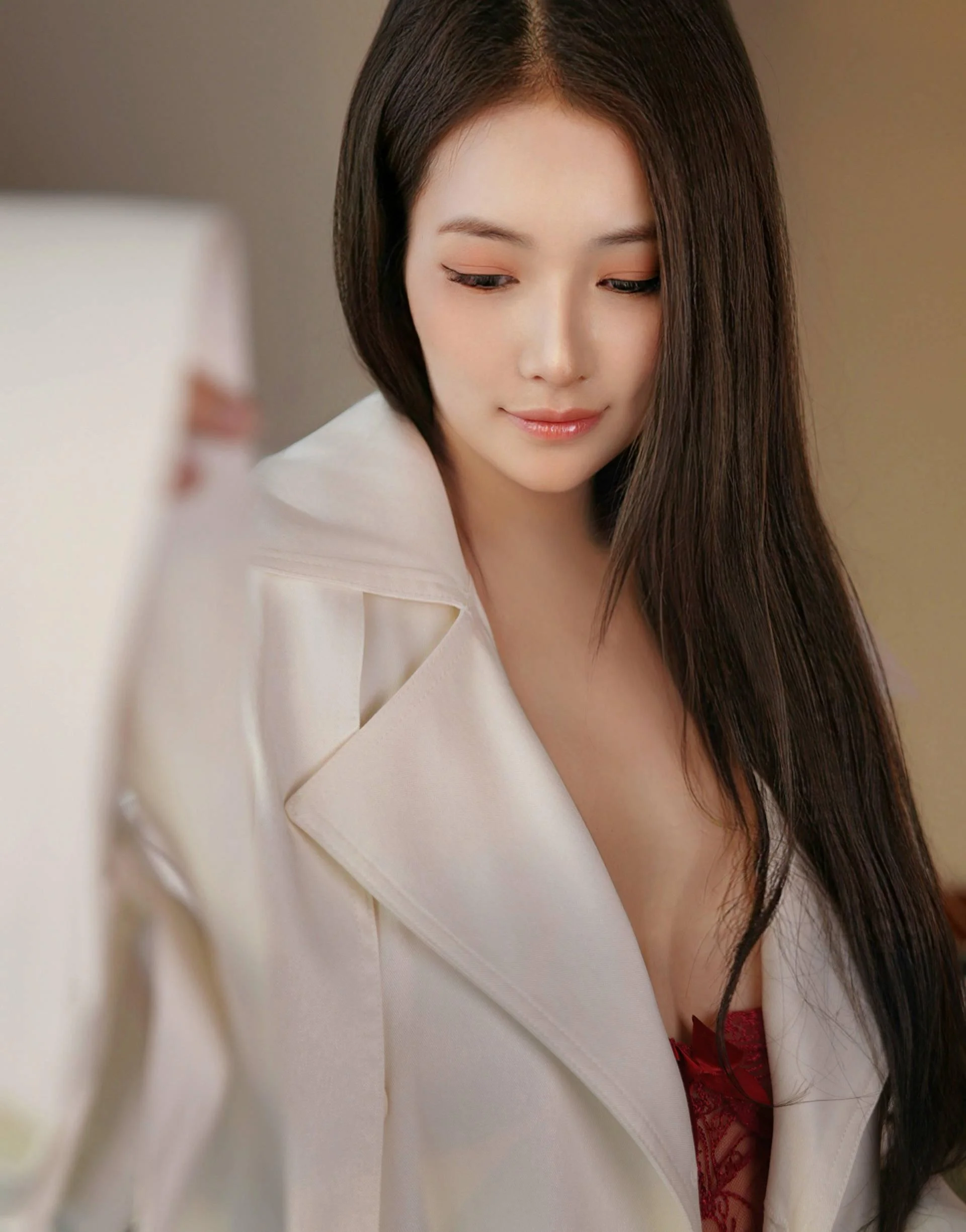 [秀人付费] 娅轩ELVA 诱人私拍福利 红趣 第 44 张