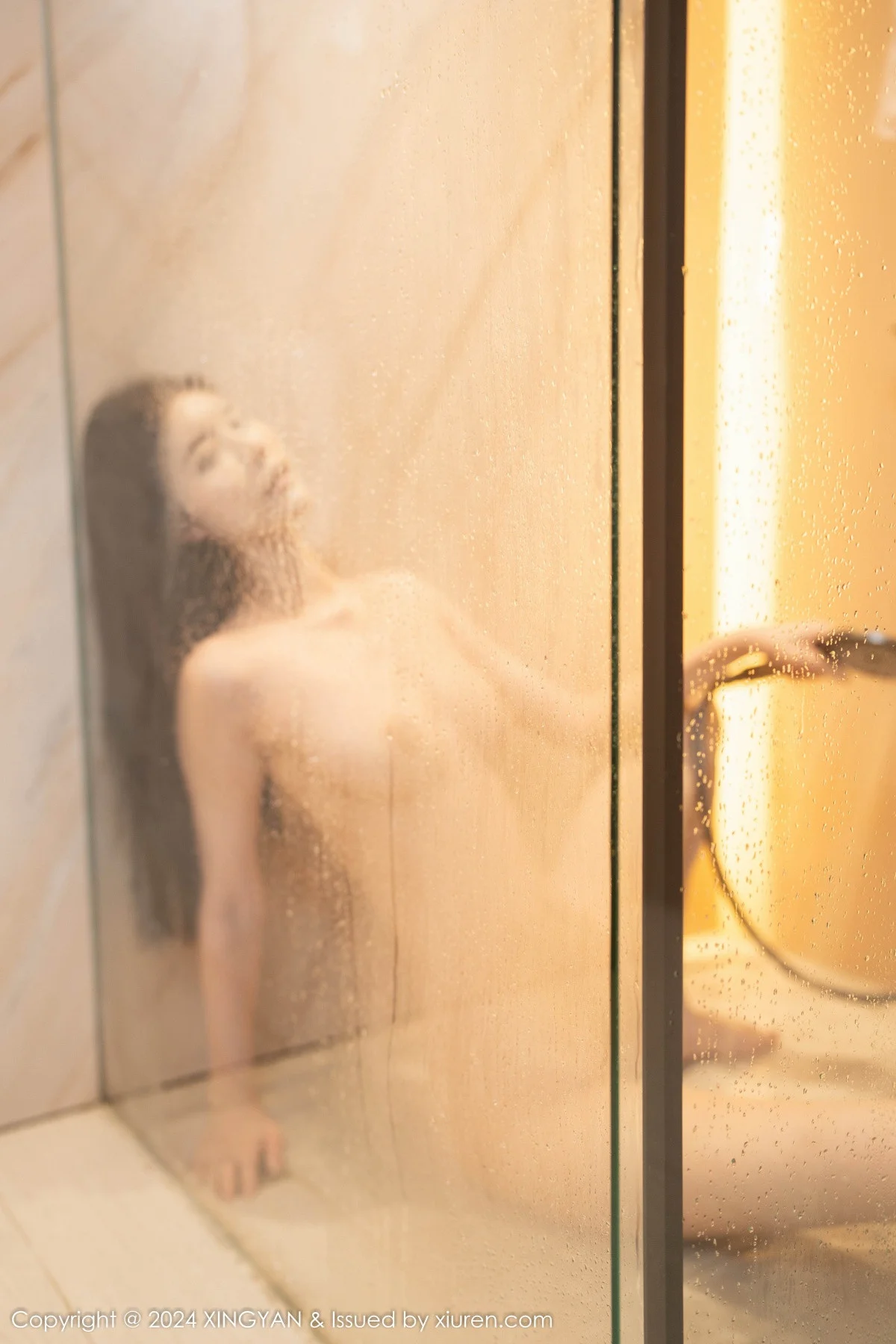 Erikaki性感灰色上衣配黑短裙露黑色内衣秀曼妙身姿迷人写真 第 120 张