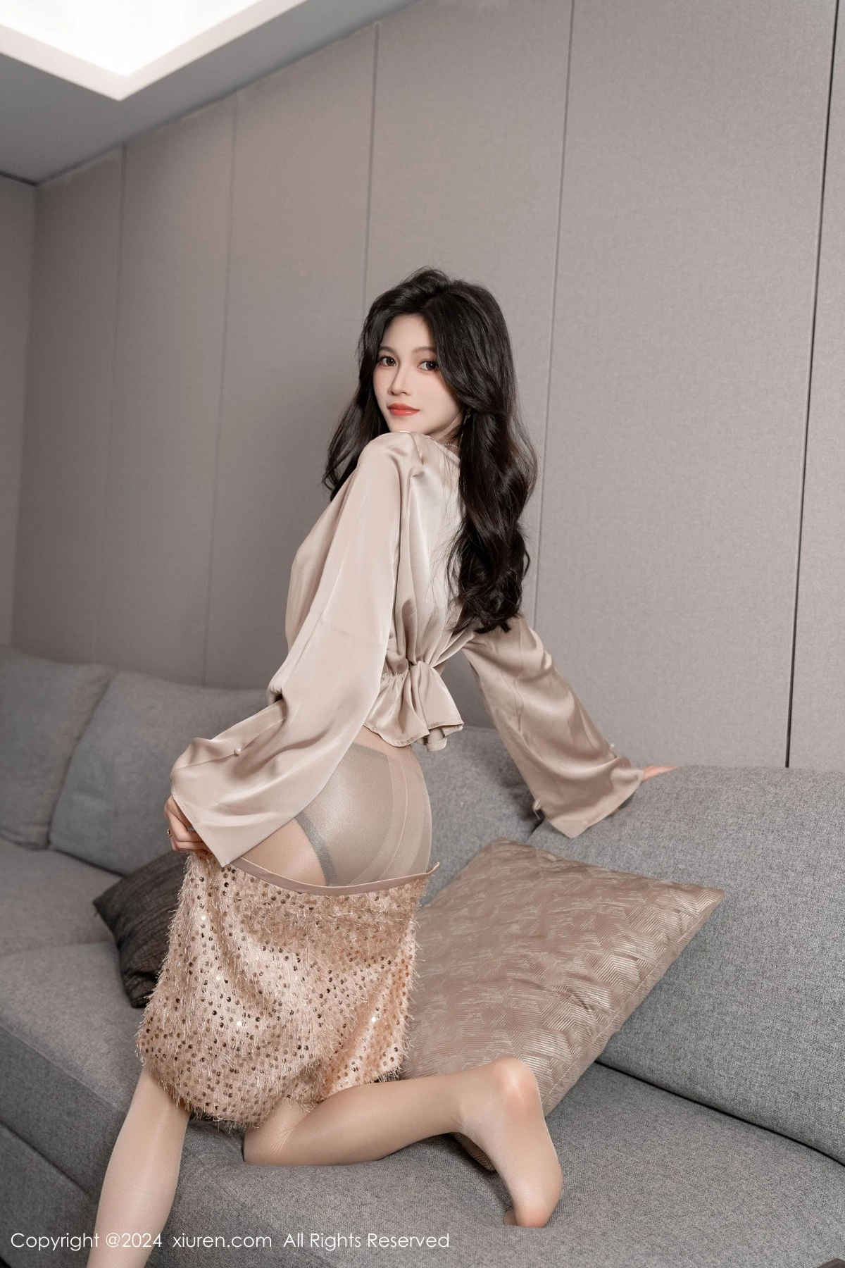 程程程性感浅色衬衫露轻透内衣配超薄肉丝秀苗条身材绝美写真 第 47 张
