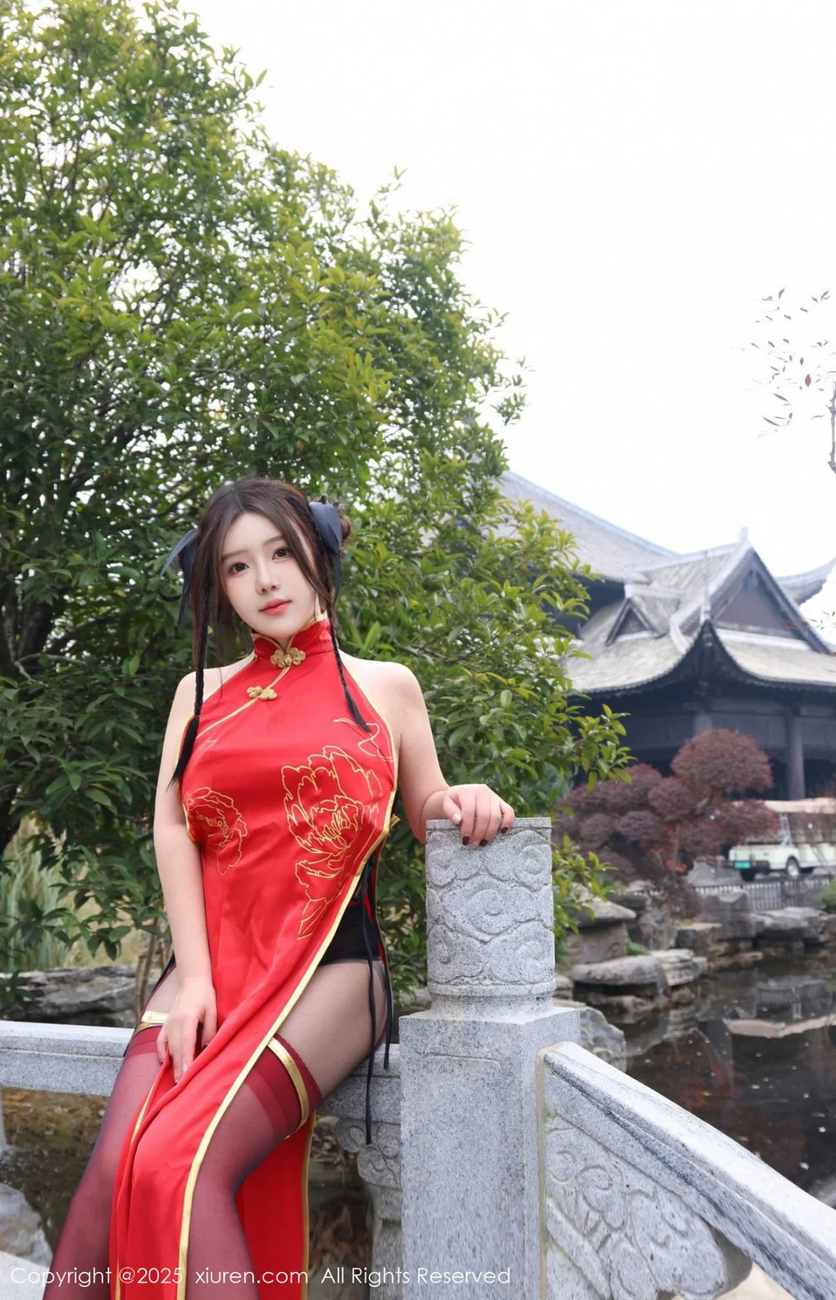 小薯条nienie性感红色旗袍配红丝吊袜秀曼妙身姿绝美写真 第 116 张