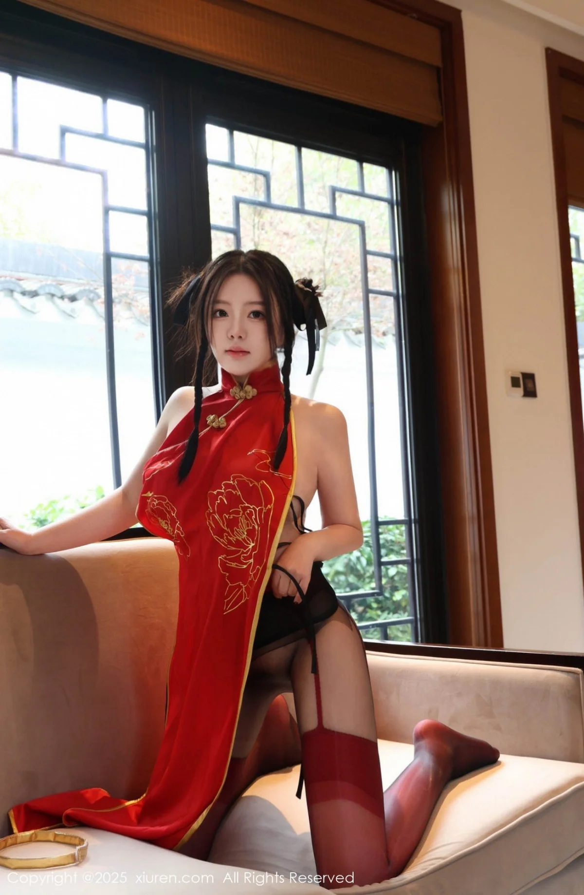 小薯条nienie性感红色旗袍配红丝吊袜秀曼妙身姿绝美写真 第 123 张