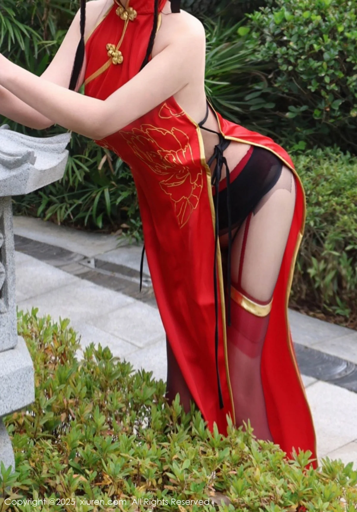 小薯条nienie性感红色旗袍配红丝吊袜秀曼妙身姿绝美写真 第 160 张
