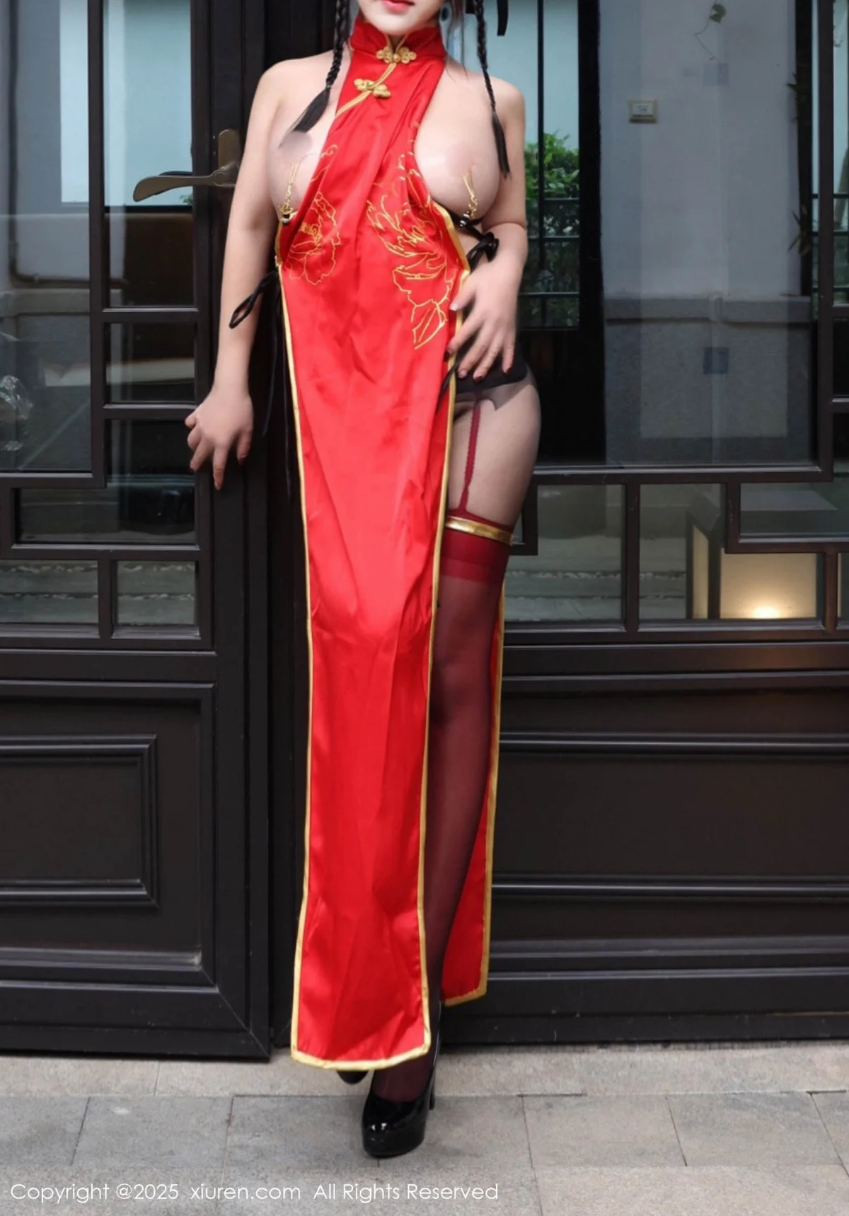 小薯条nienie性感红色旗袍配红丝吊袜秀曼妙身姿绝美写真 第 173 张