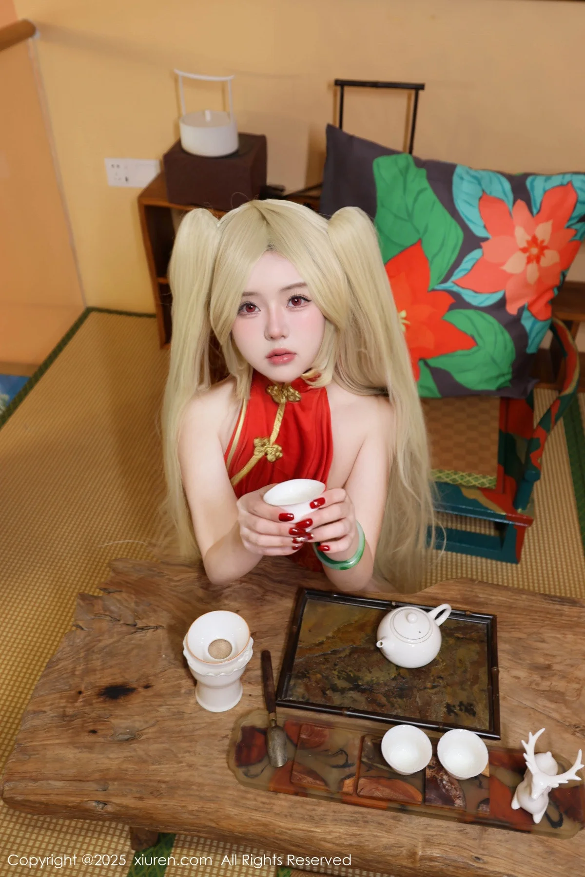 小薯条nienie性感红色旗袍配红丝吊袜秀曼妙身姿绝美写真 第 229 张