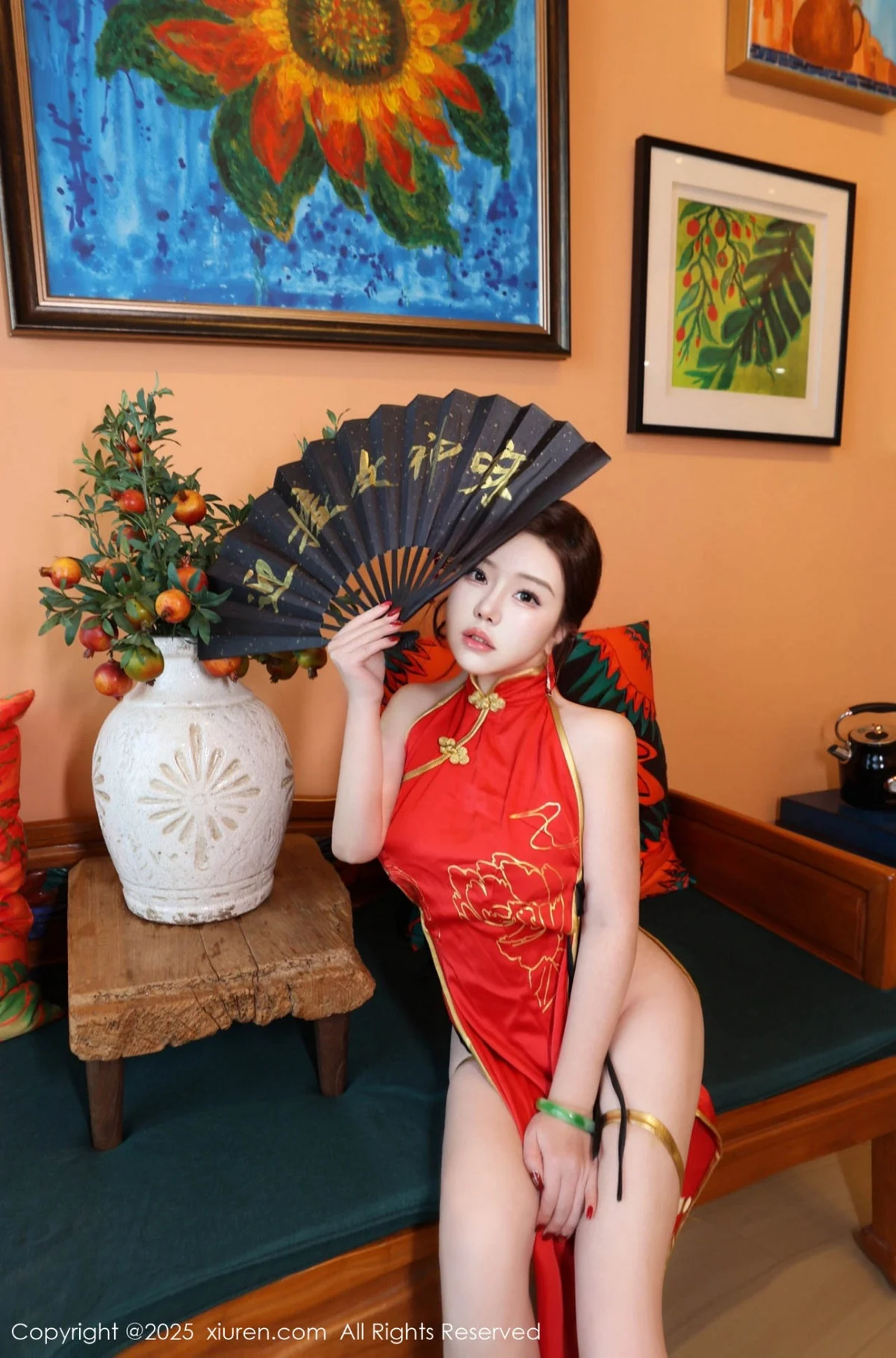 小薯条nienie性感红色旗袍配红丝吊袜秀曼妙身姿绝美写真 第 33 张