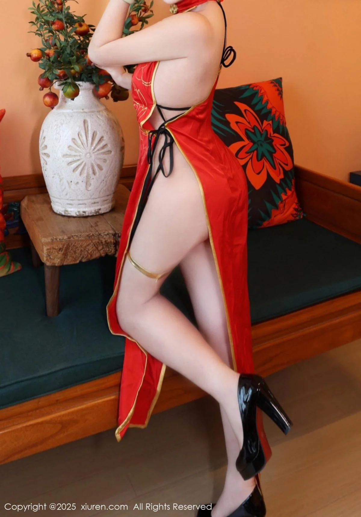 小薯条nienie性感红色旗袍配红丝吊袜秀曼妙身姿绝美写真 第 94 张