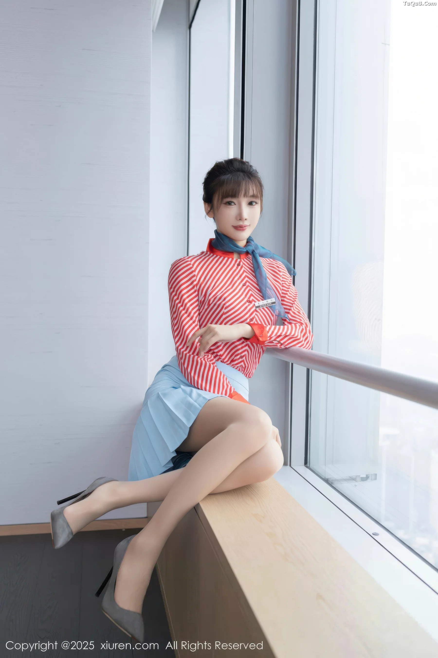 陆萱萱性感条纹服饰露紫色蕾丝内衣秀柔美身姿迷人绝美写真 第 7 张