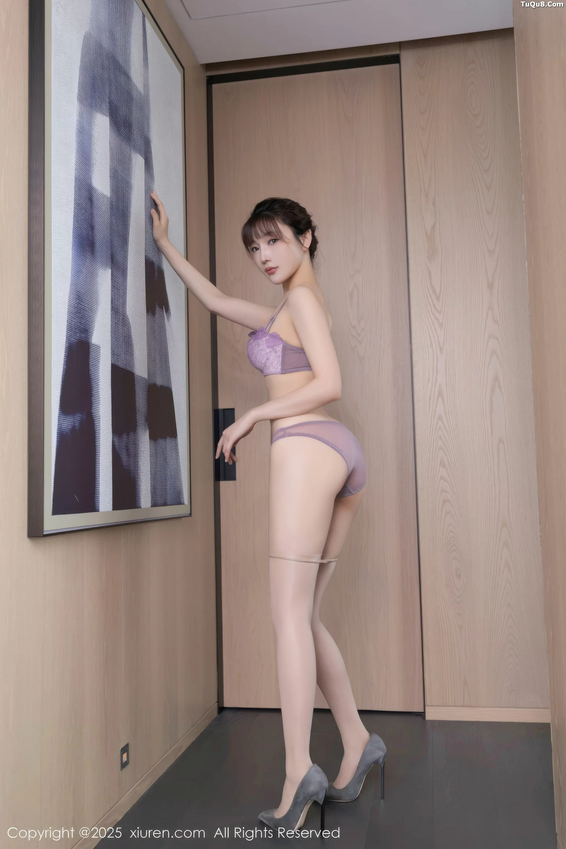 陆萱萱性感条纹服饰露紫色蕾丝内衣秀柔美身姿迷人绝美写真 第 94 张